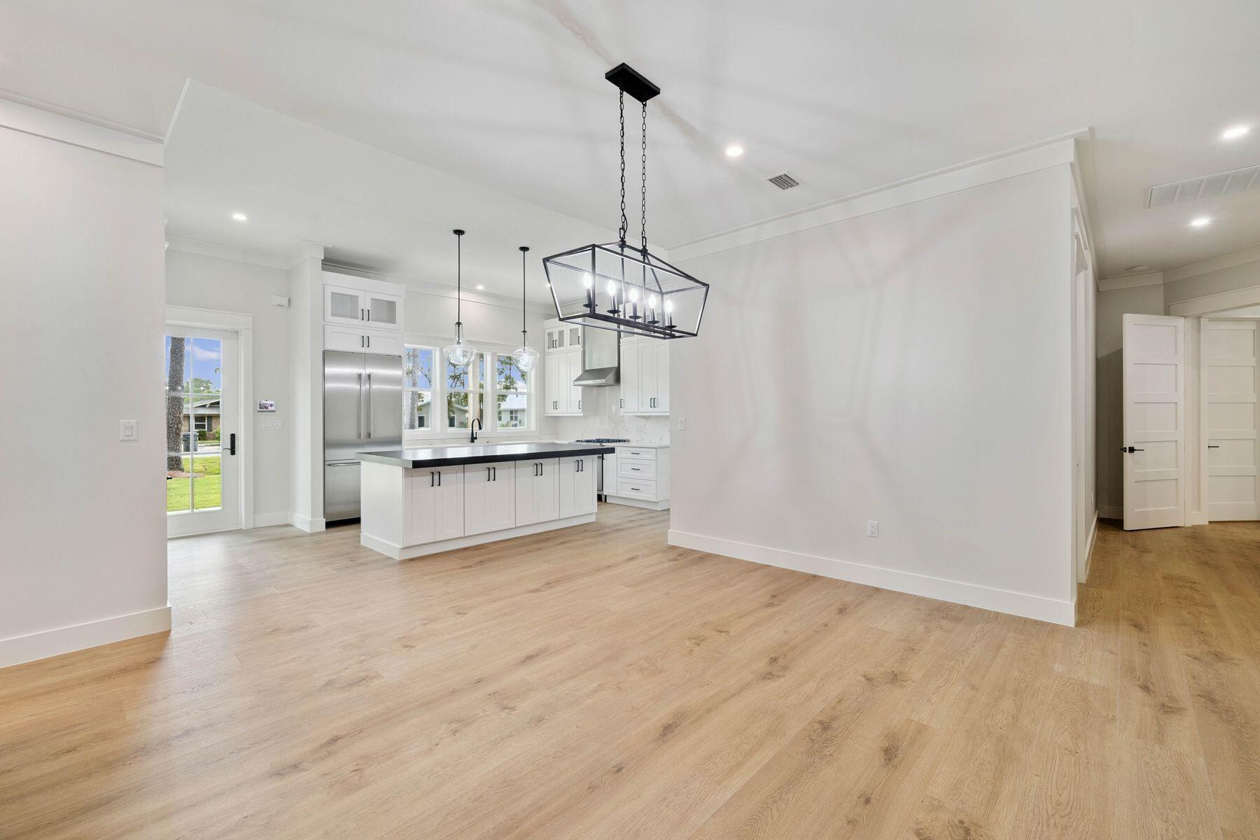 BAY GROVE - Residential