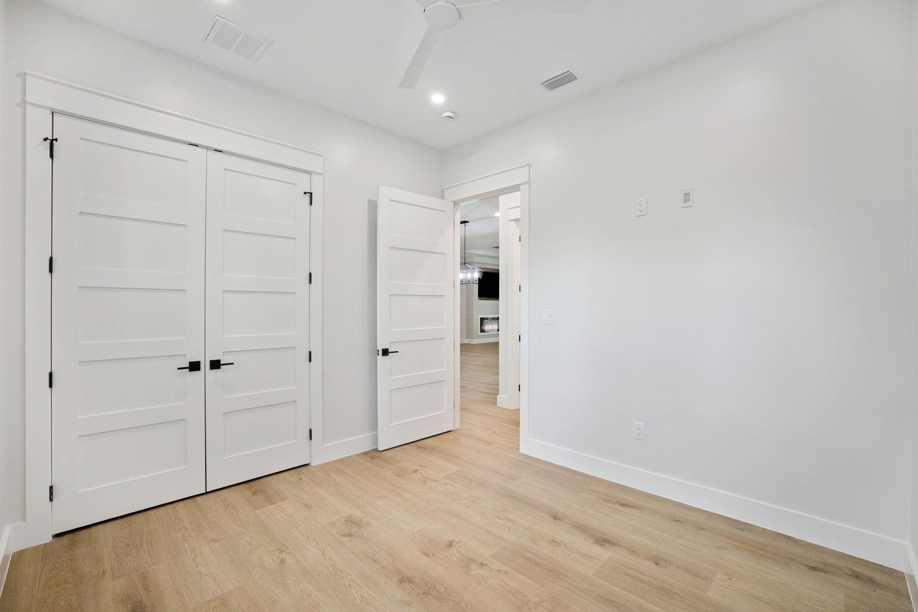 BAY GROVE - Residential