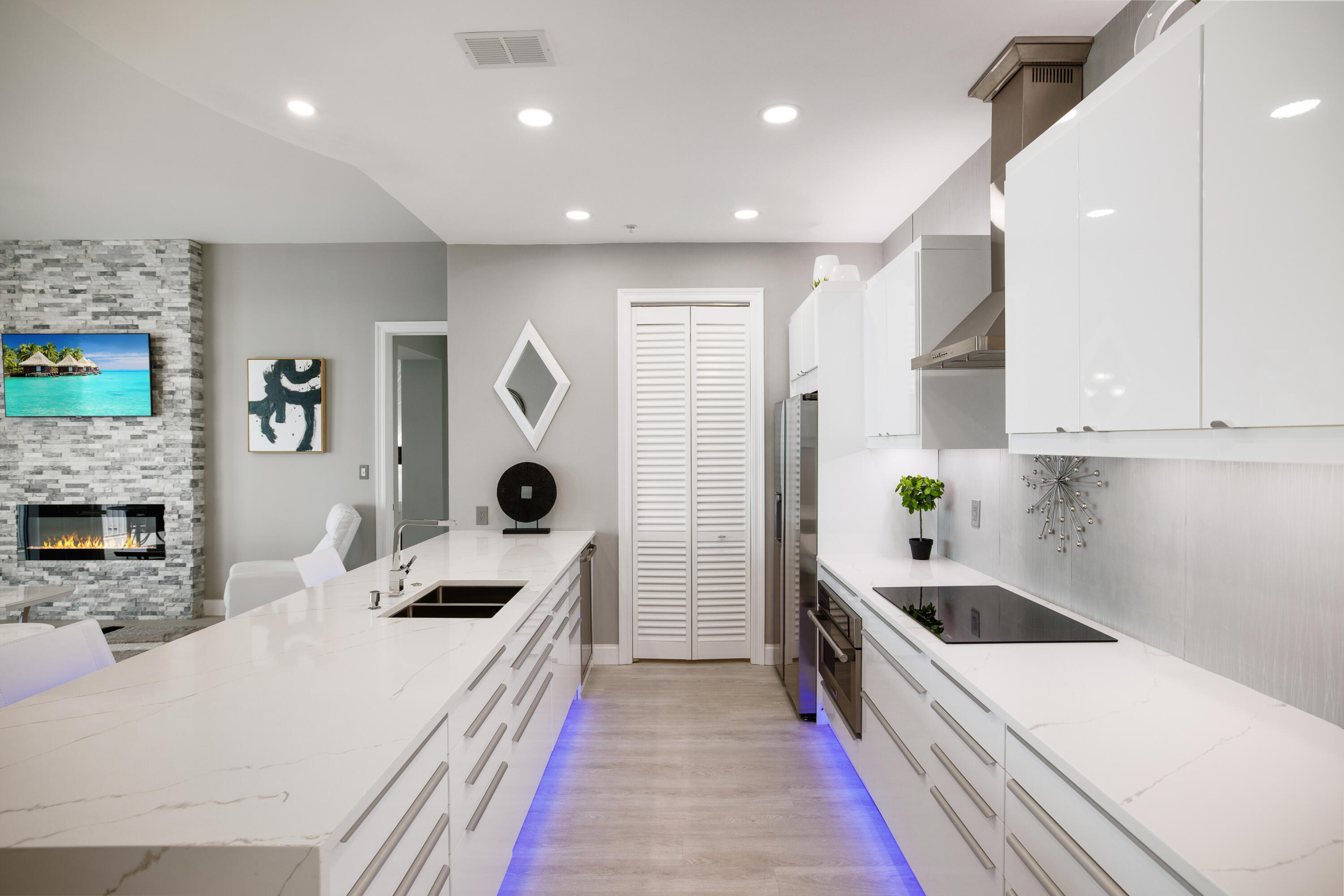 MARINA LANDING - Residential