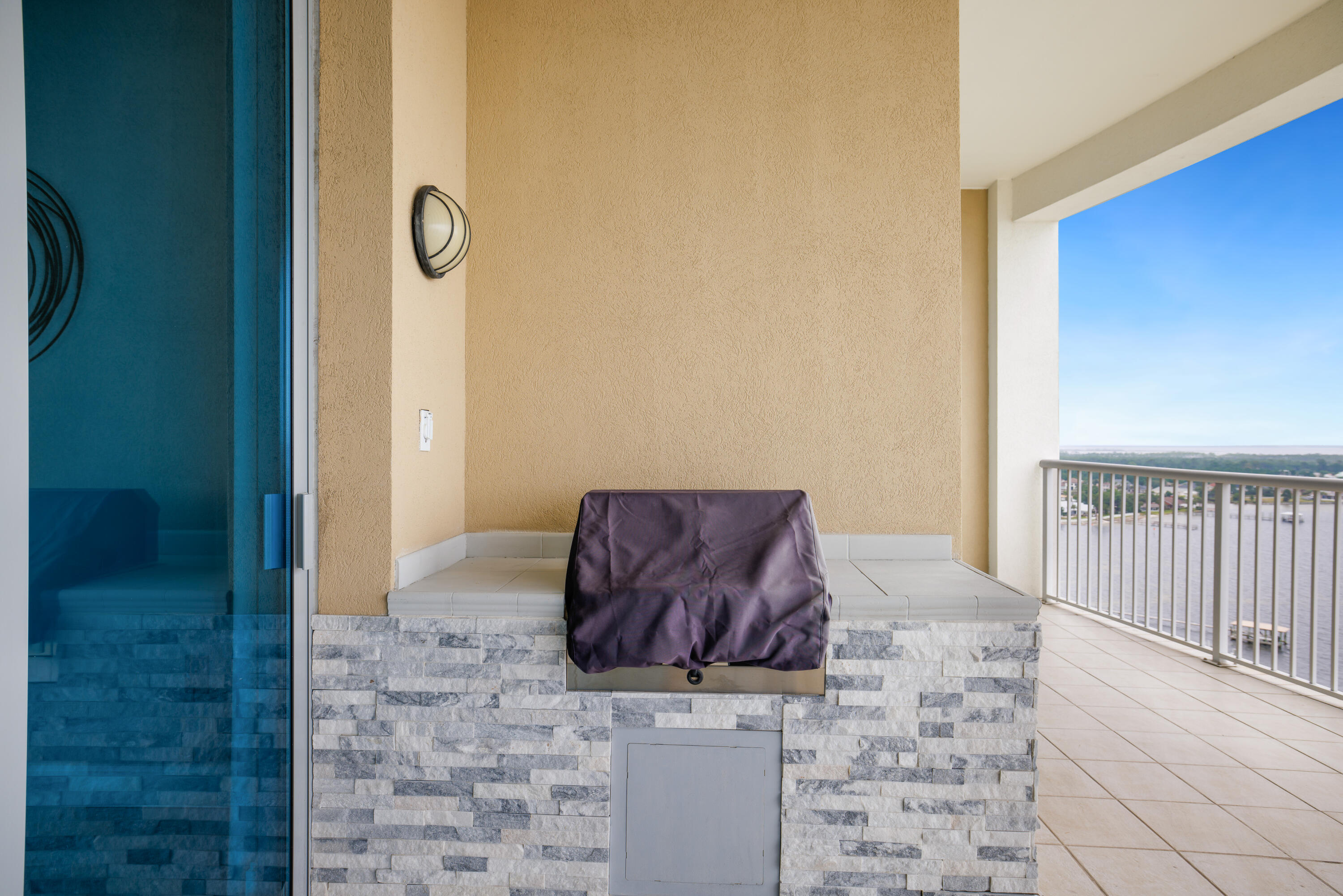 MARINA LANDING - Residential