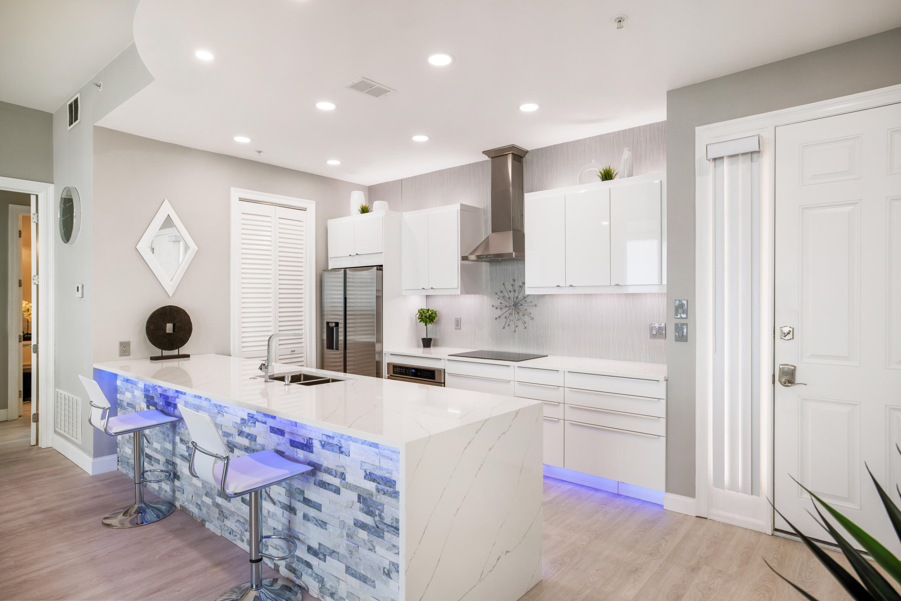 MARINA LANDING - Residential