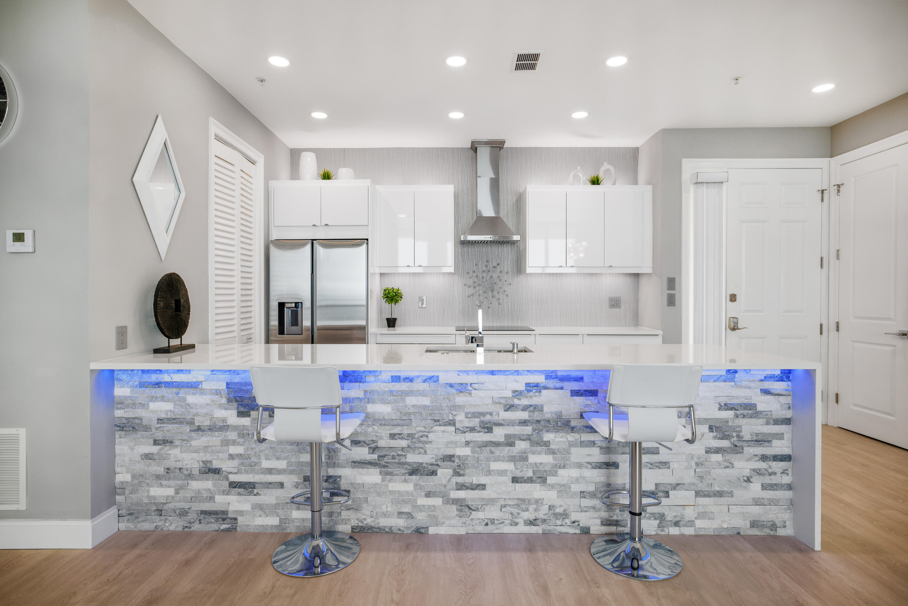 MARINA LANDING - Residential