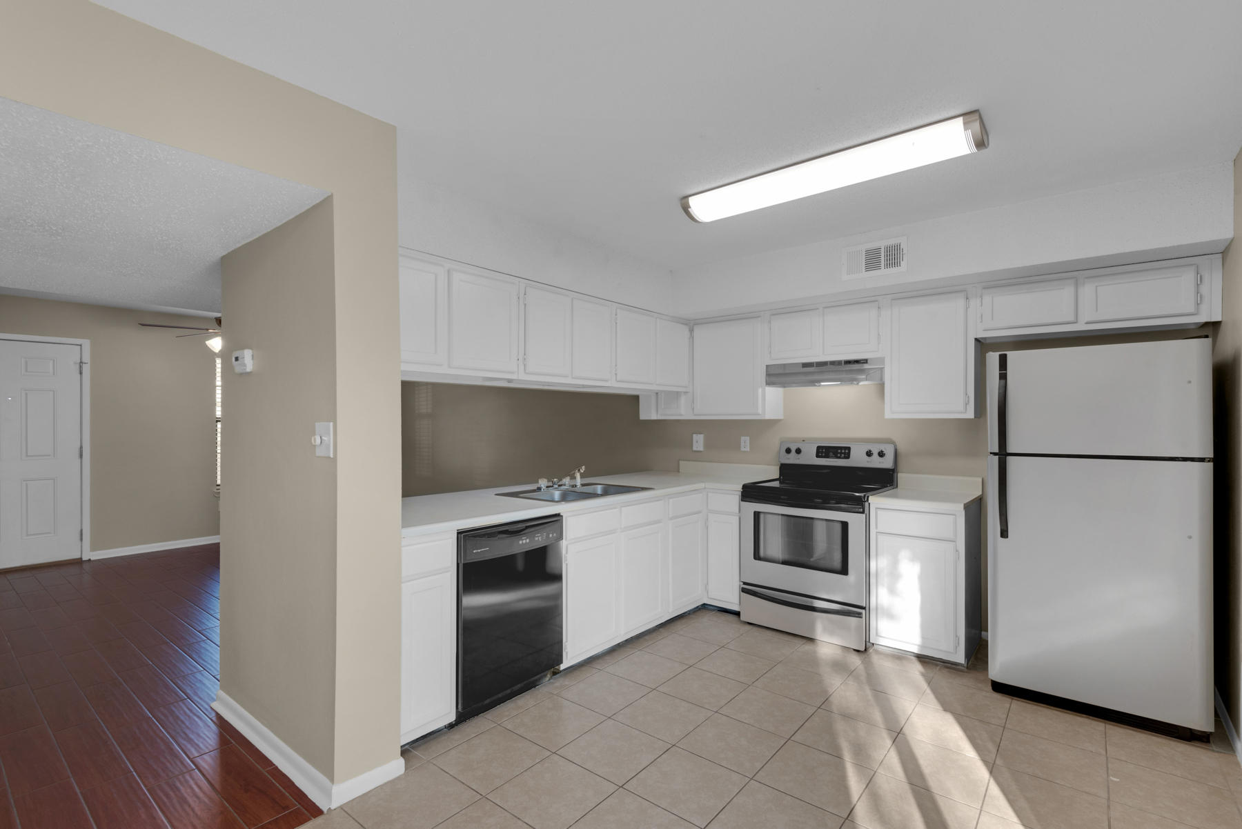 VIKING MANOR PH 1 - Residential