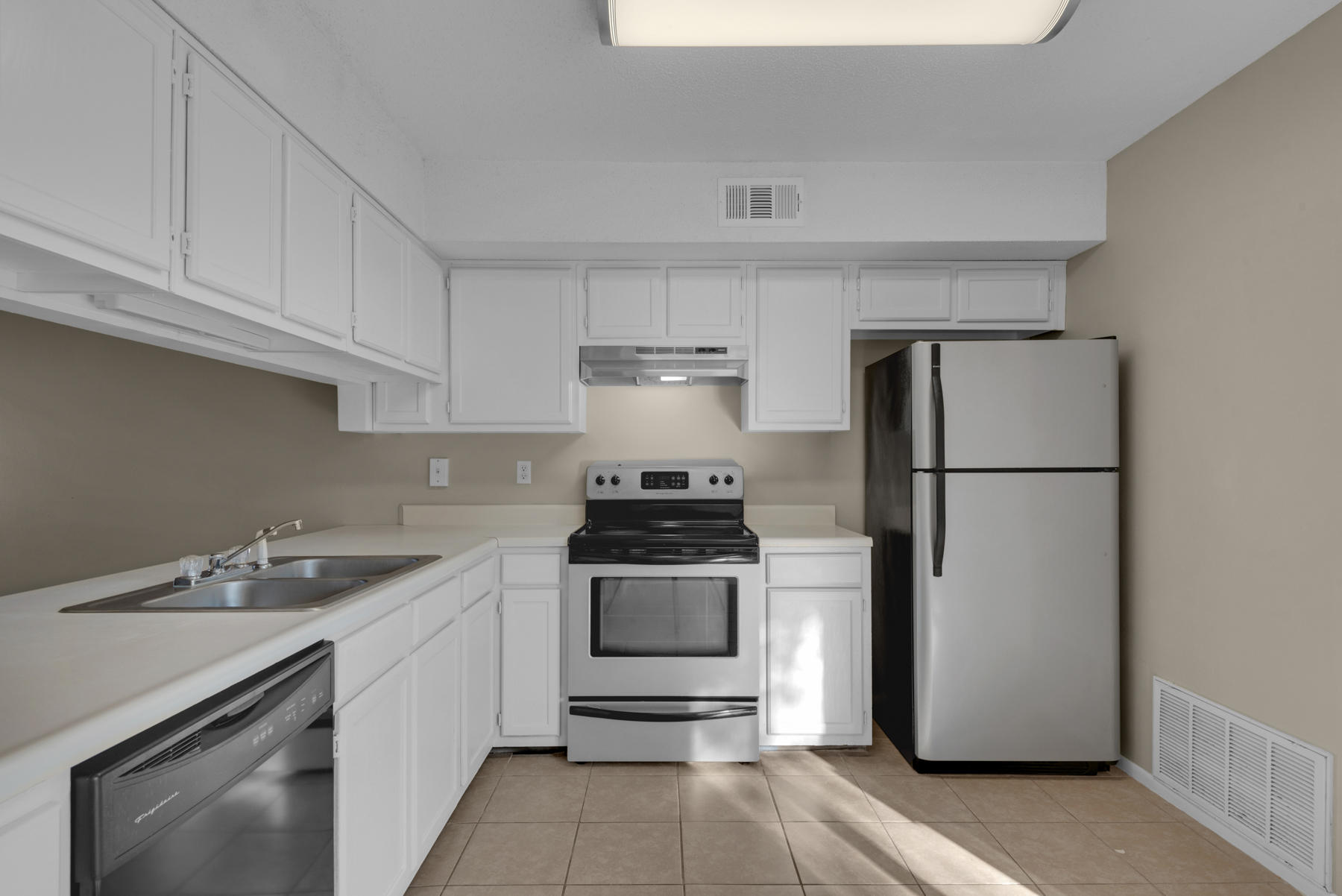 VIKING MANOR PH 1 - Residential