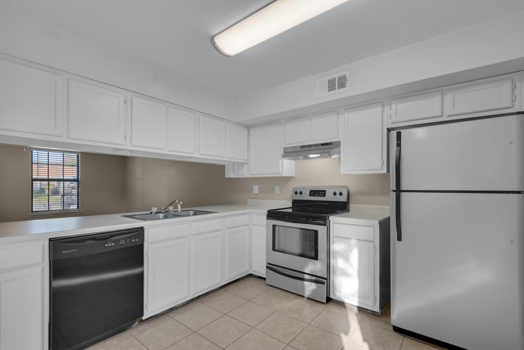 VIKING MANOR PH 1 - Residential