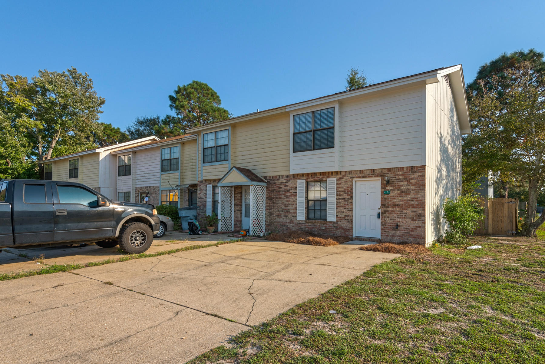 VIKING MANOR PH 1 - Residential