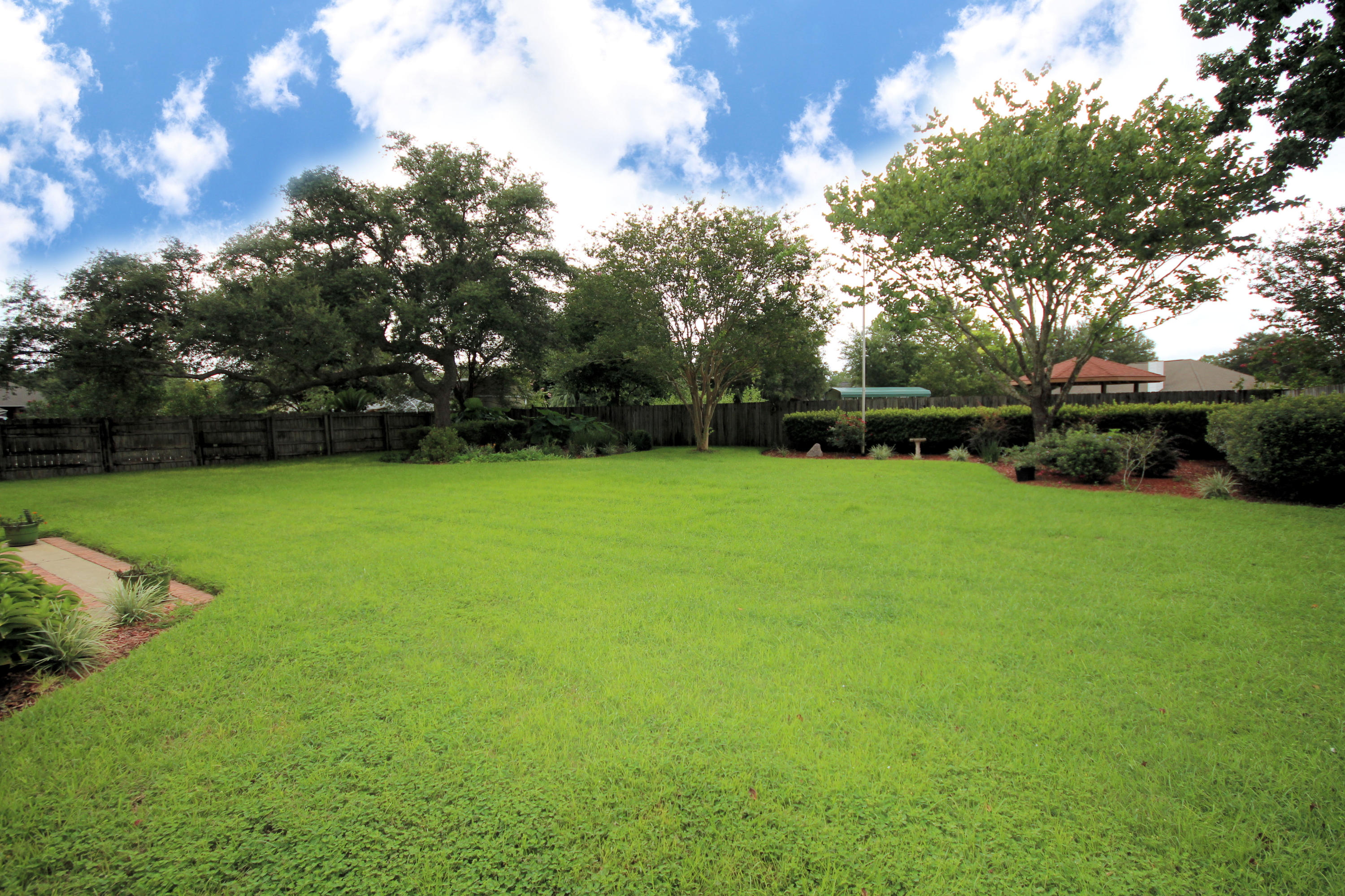 BAREFOOT CREEK - Residential