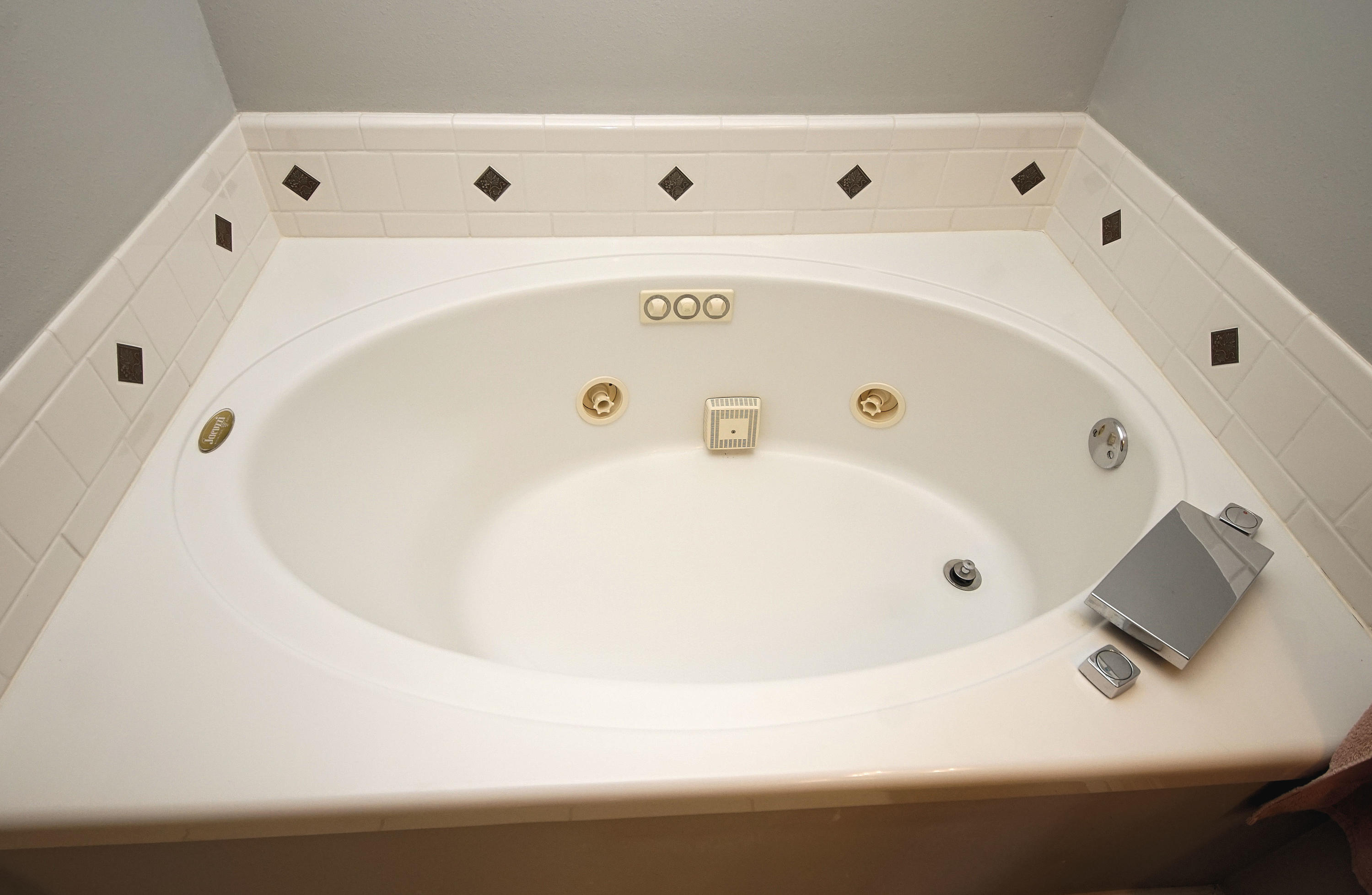 BAREFOOT CREEK - Residential