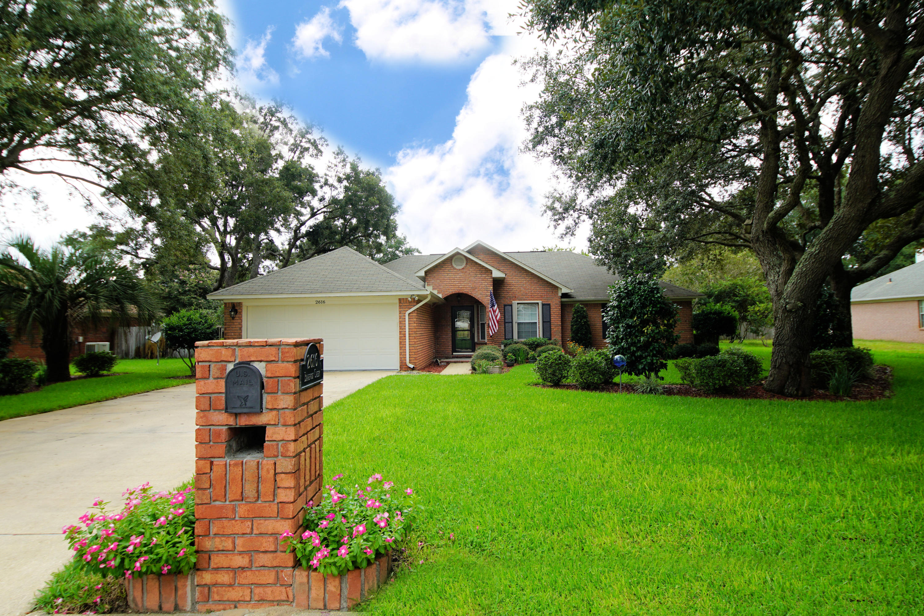BAREFOOT CREEK - Residential