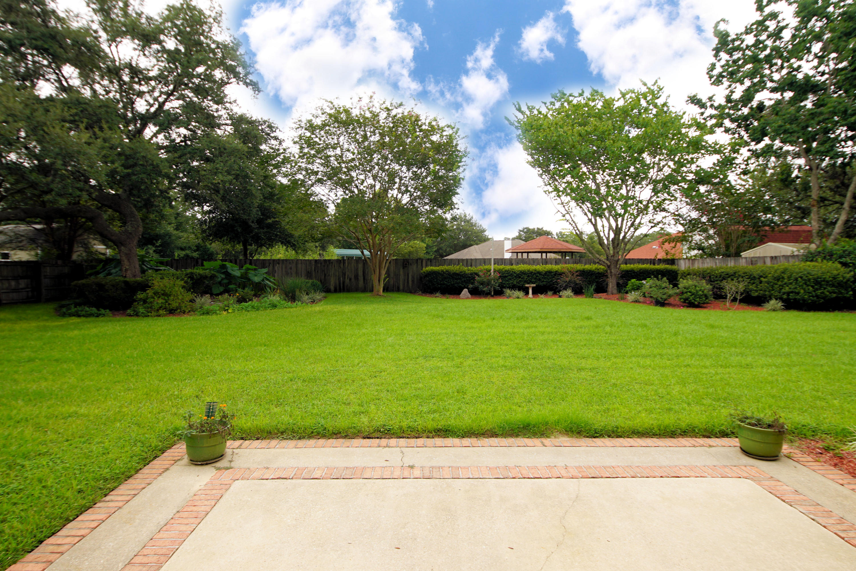 BAREFOOT CREEK - Residential