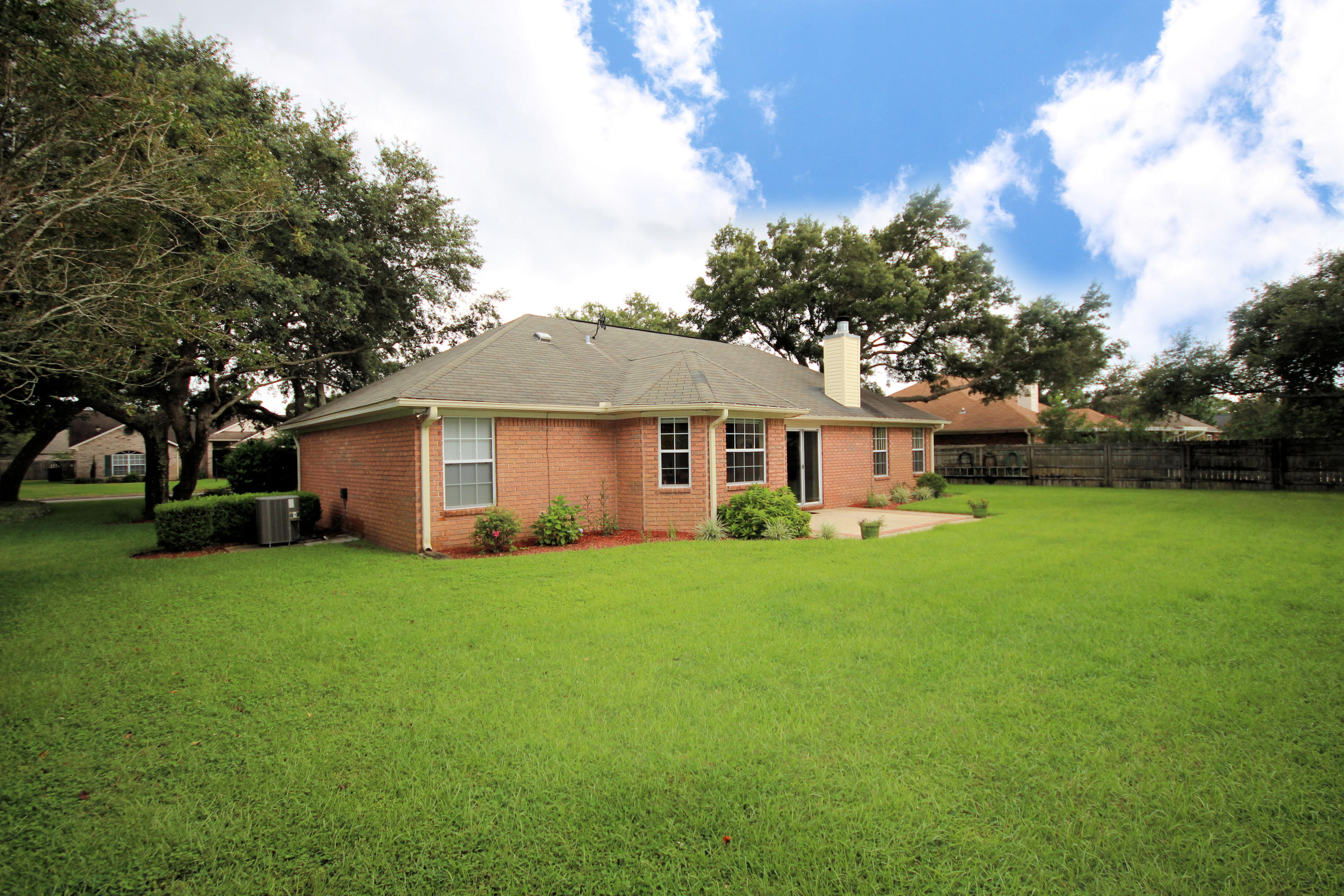 BAREFOOT CREEK - Residential
