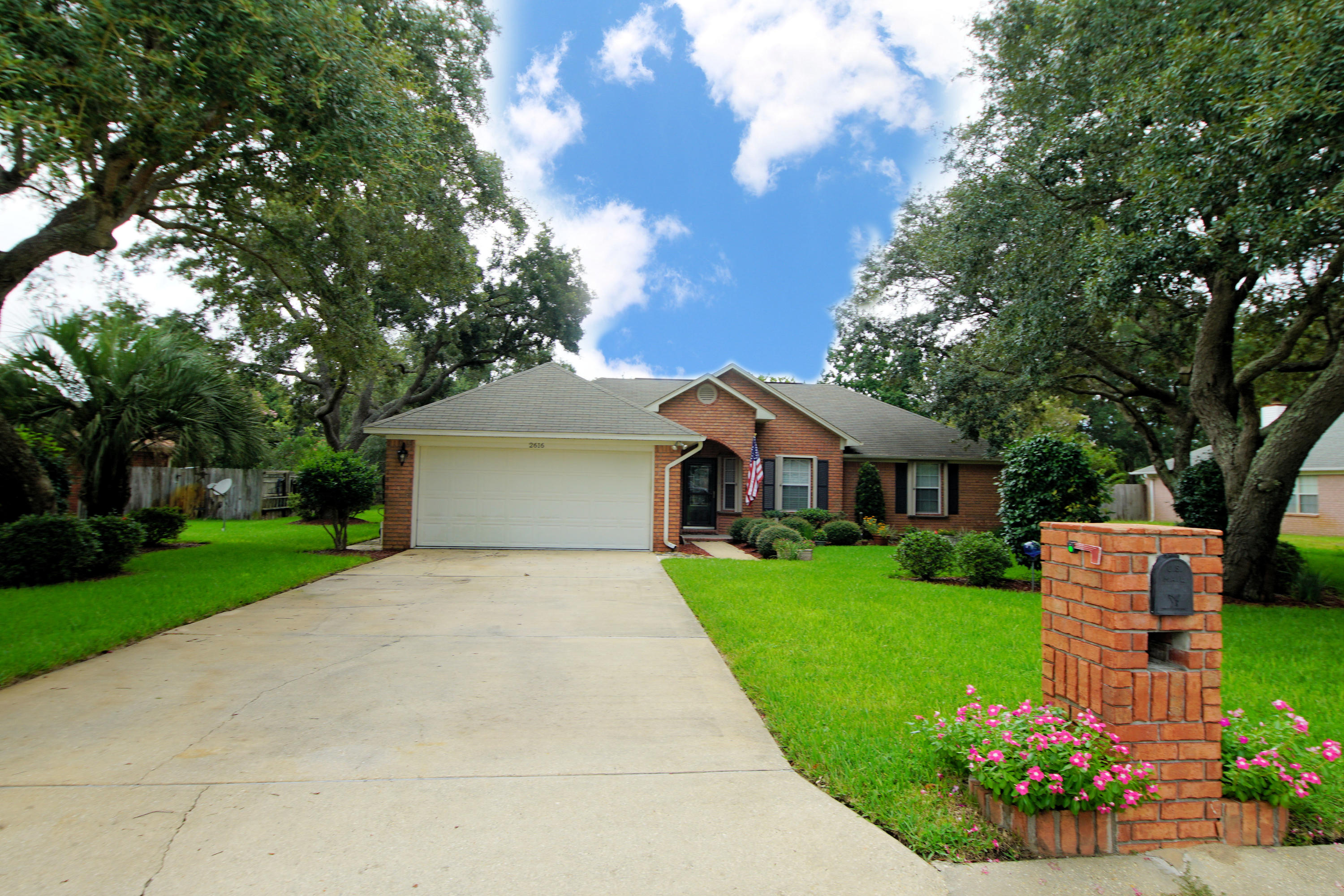 BAREFOOT CREEK - Residential