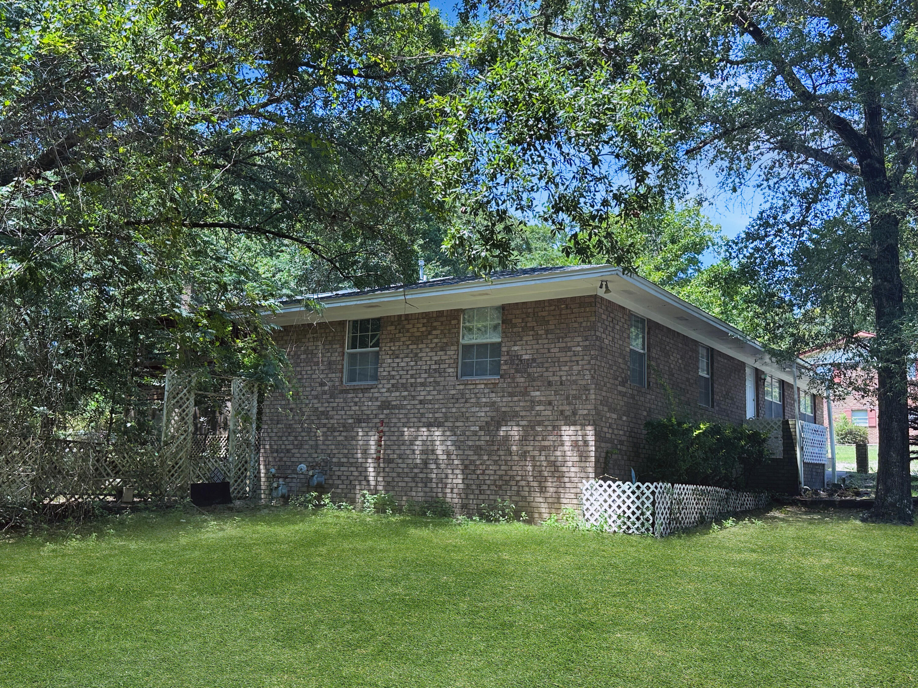 NO RECORDED SUBDIVISION - Residential