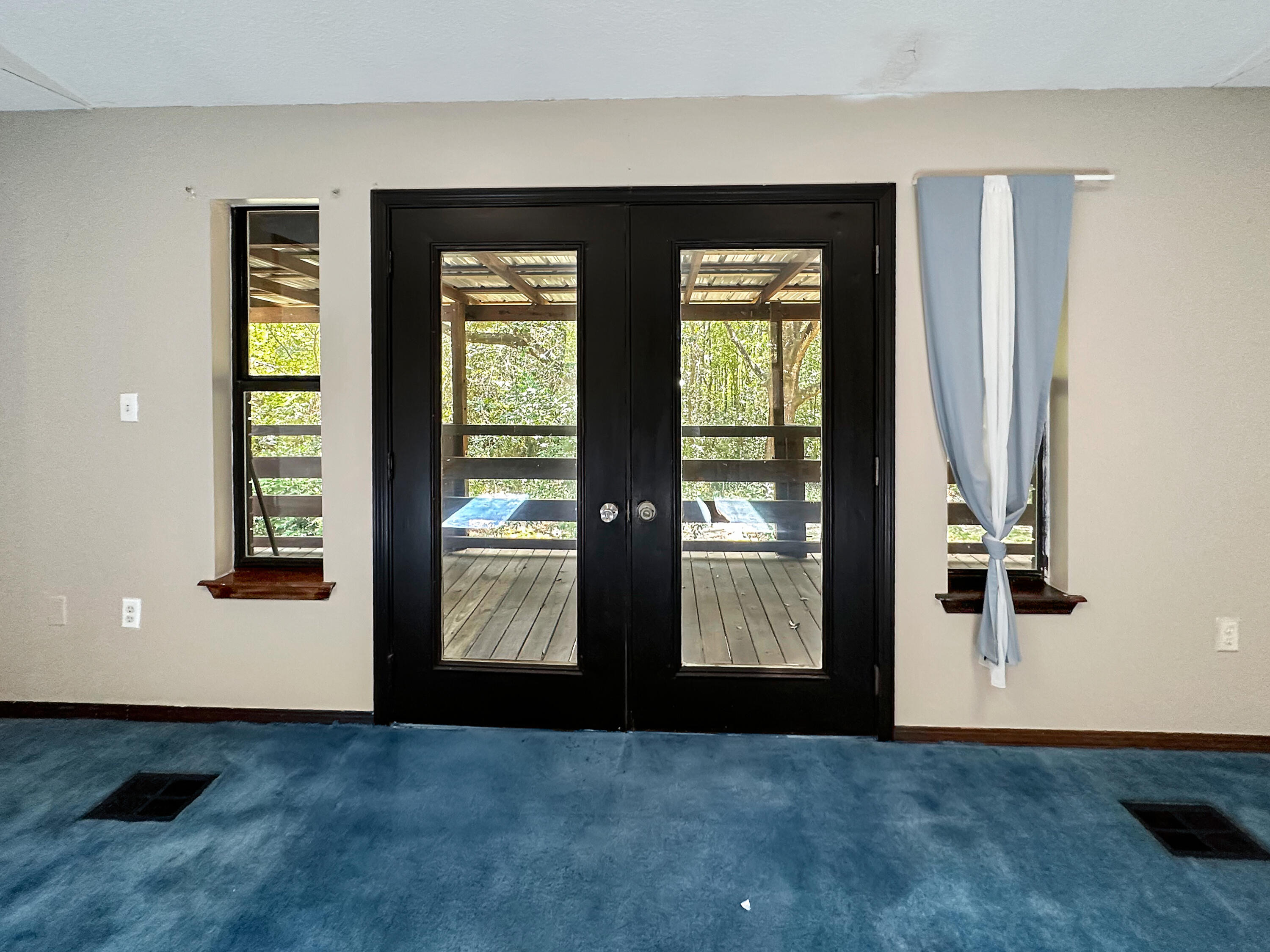 NO RECORDED SUBDIVISION - Residential