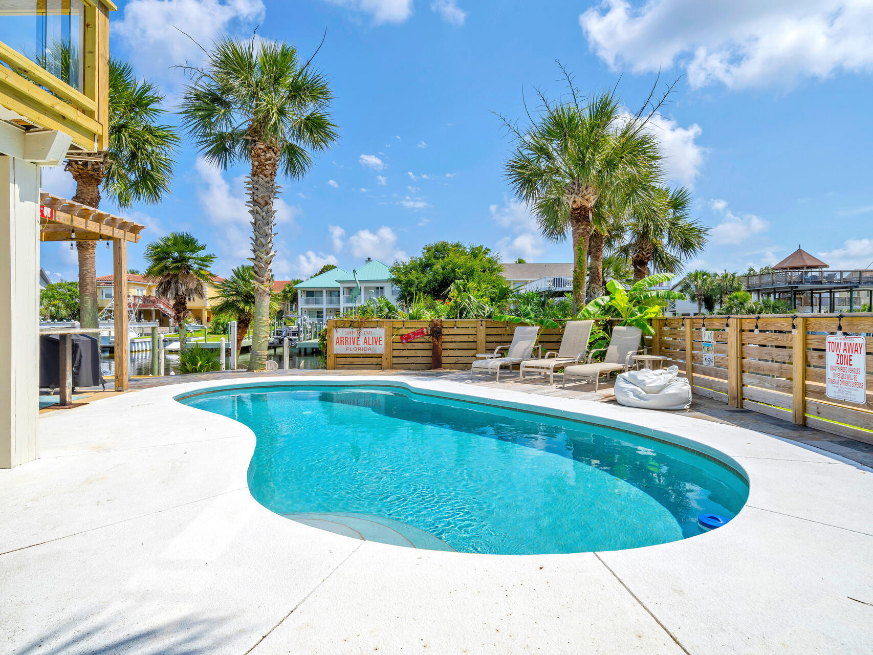 HOLIDAY ISLE - Residential