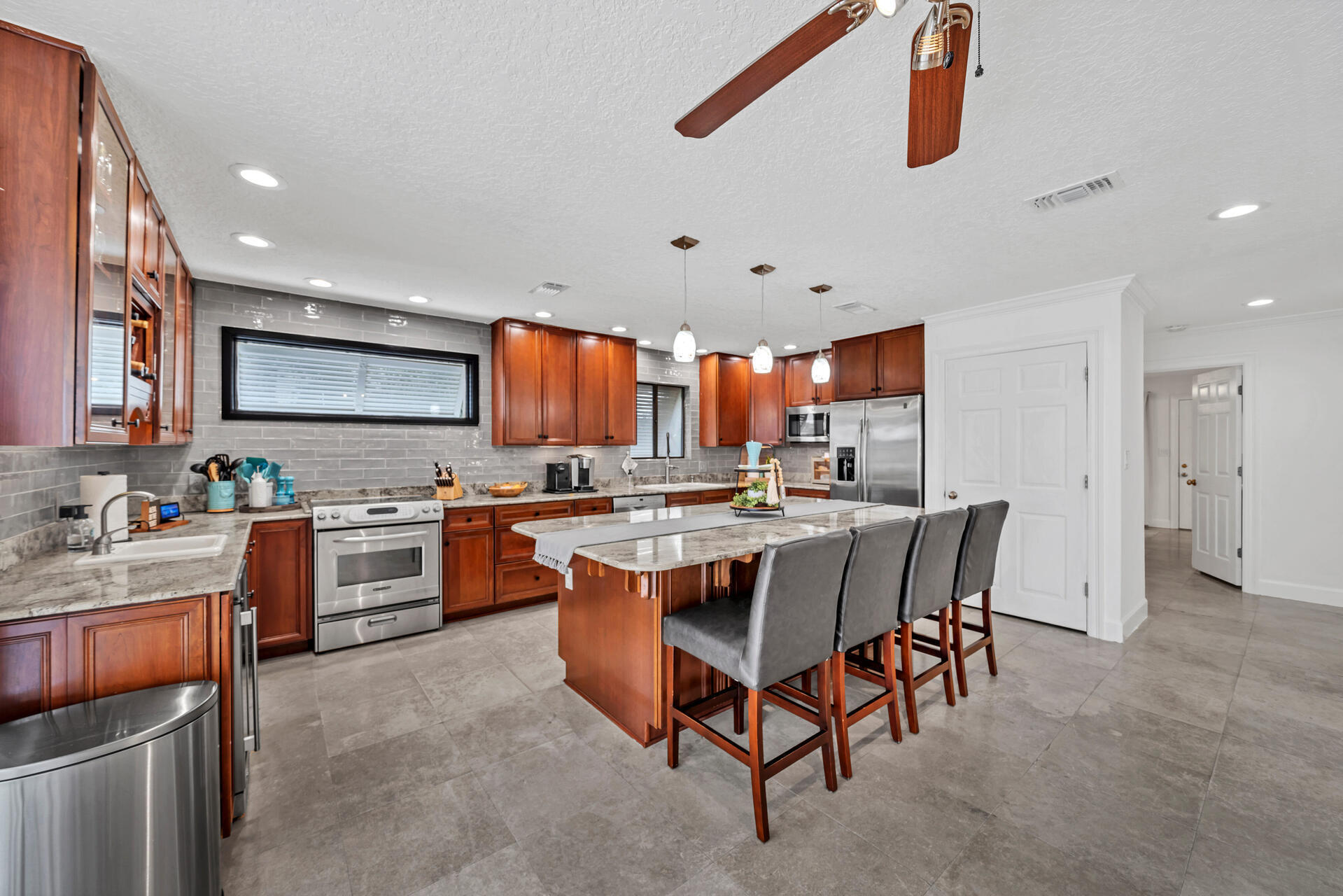 HOLIDAY ISLE - Residential