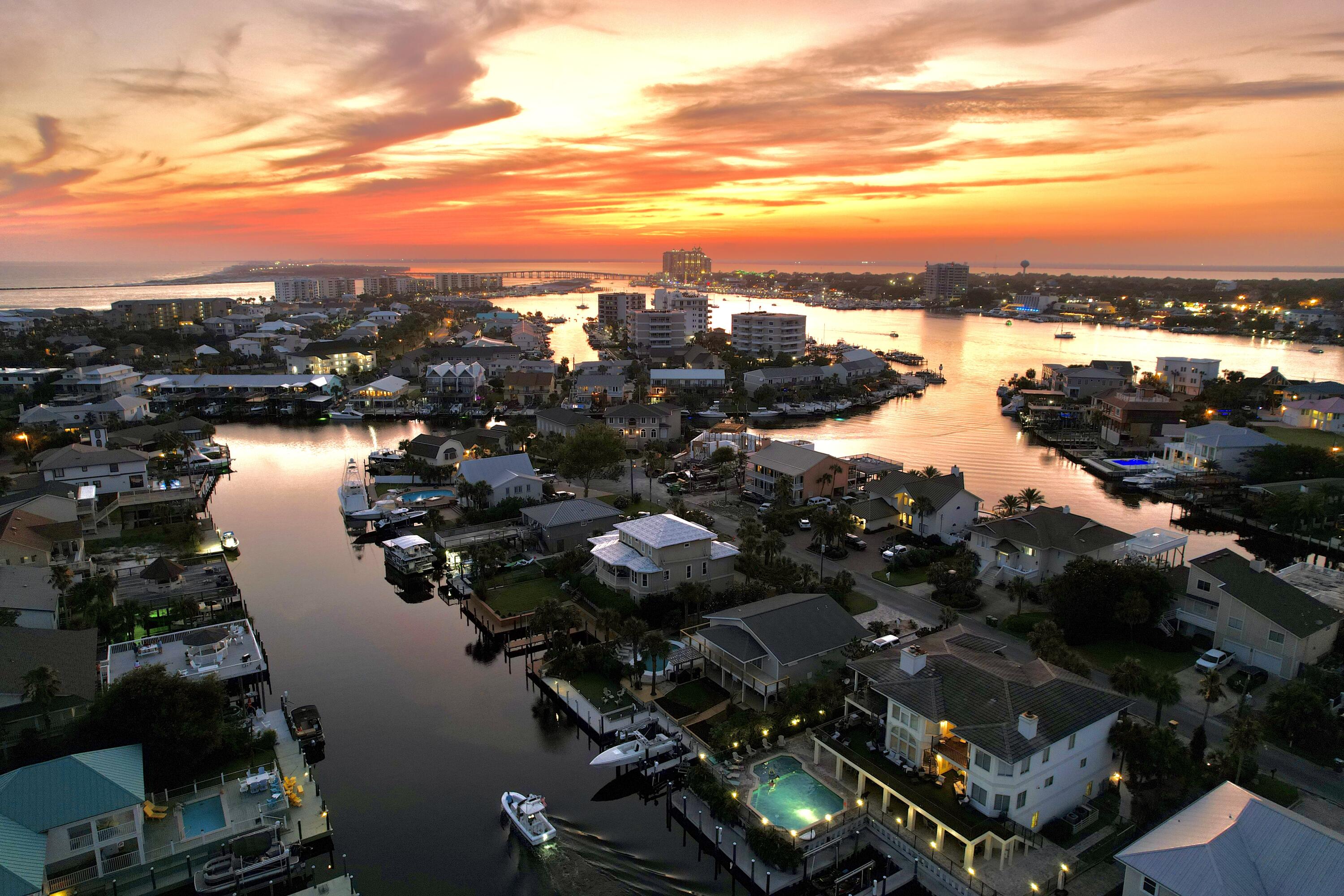 HOLIDAY ISLE - Residential