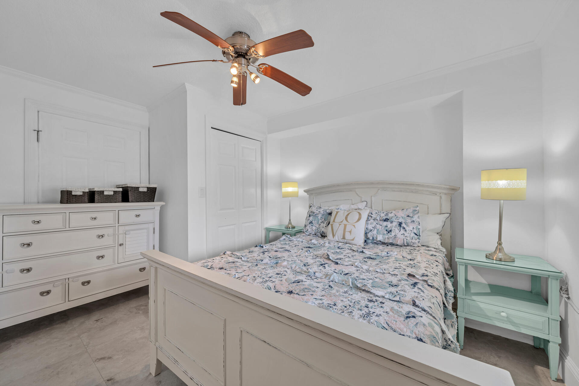 HOLIDAY ISLE - Residential