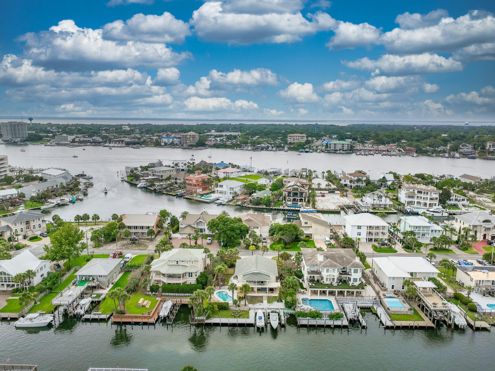 HOLIDAY ISLE - Residential