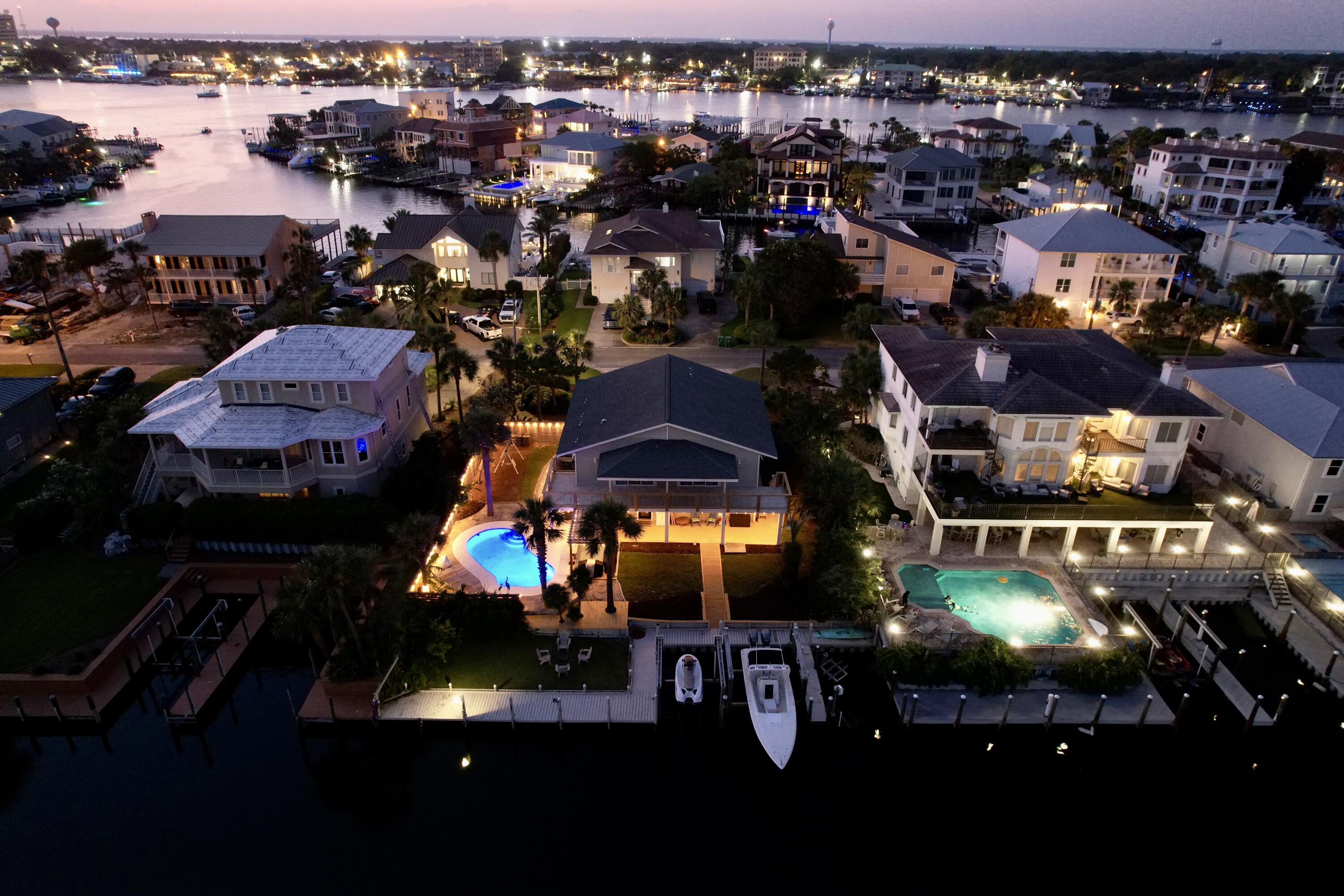 HOLIDAY ISLE - Residential