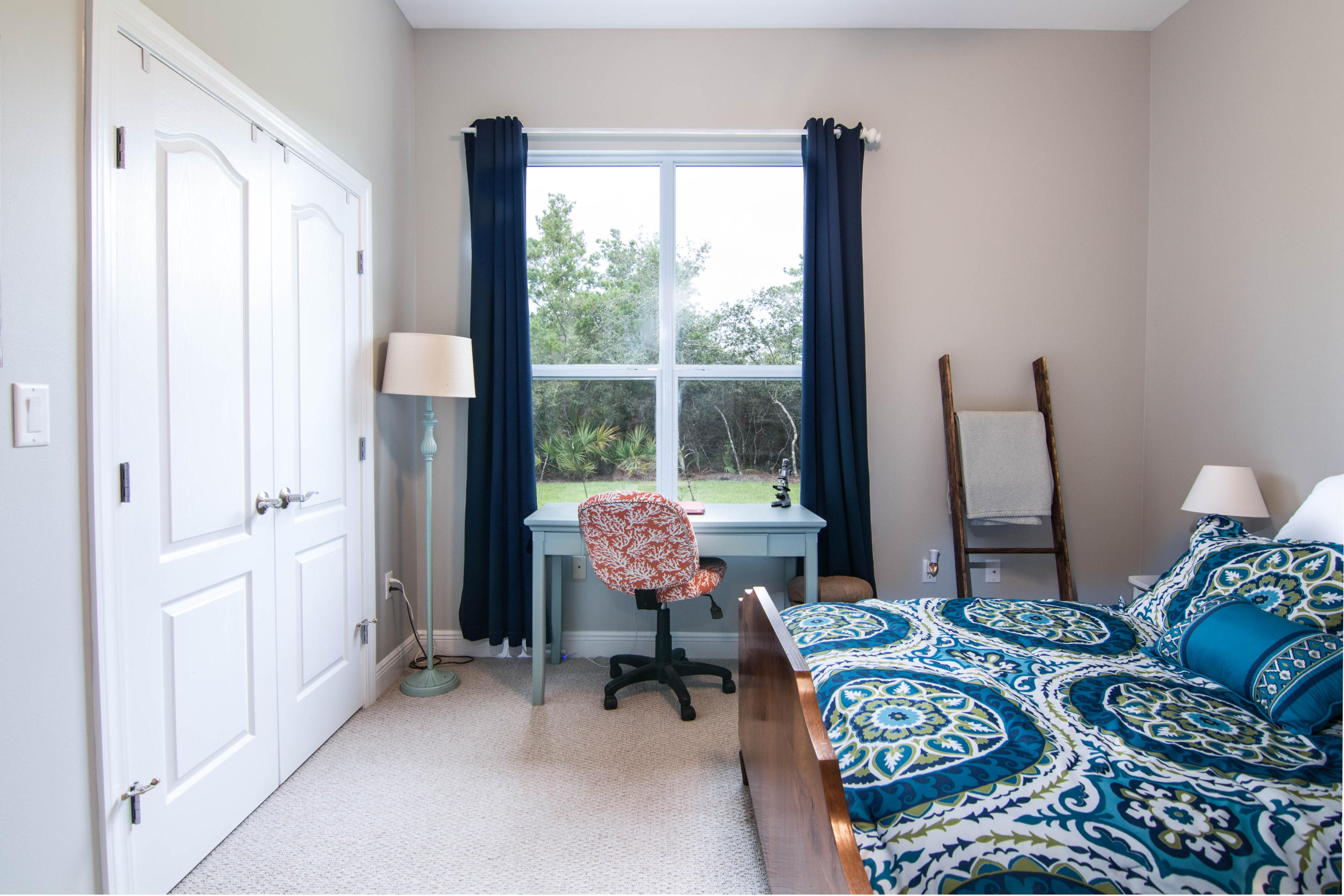 COUNTRY CLUB ESTATES - Residential