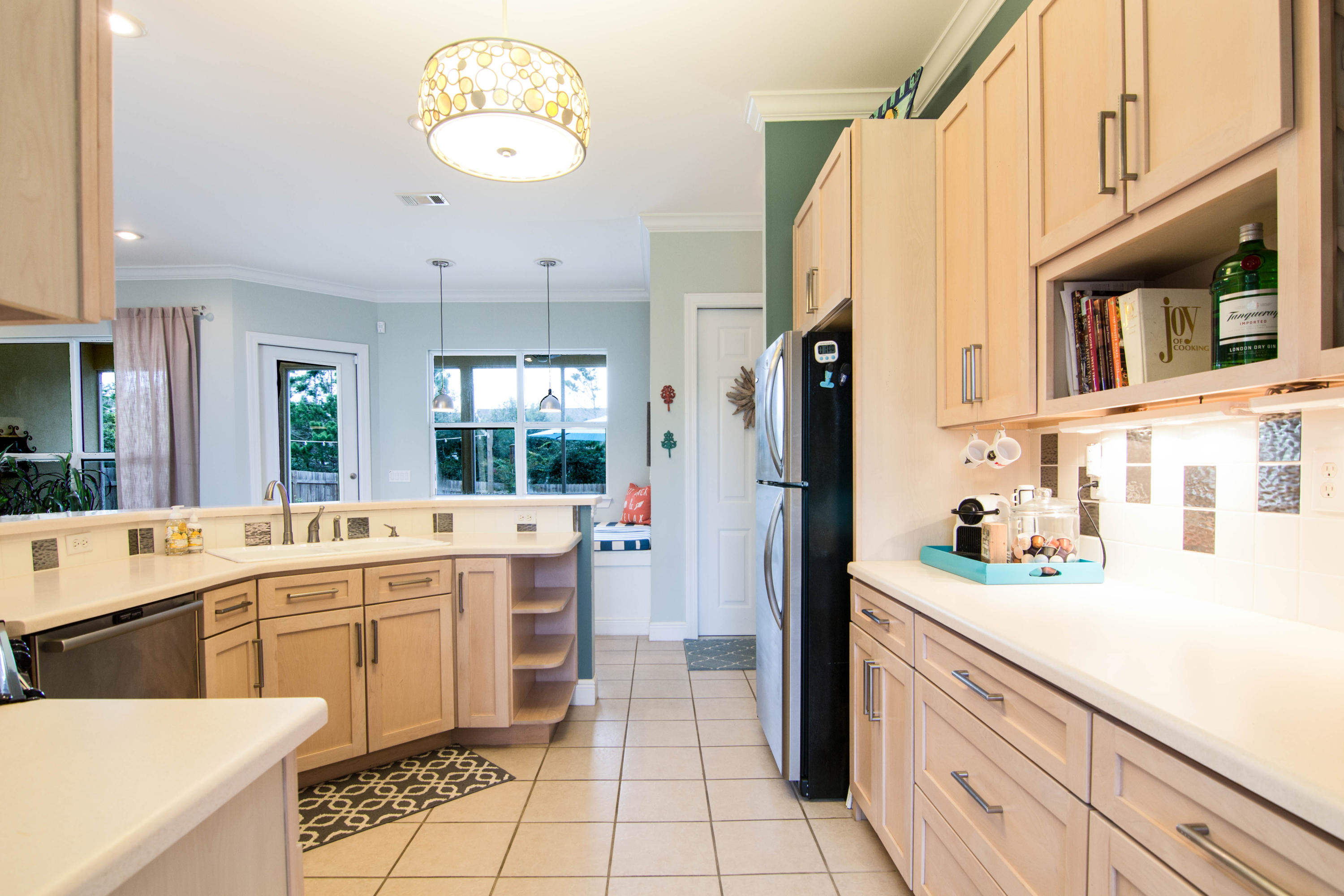 COUNTRY CLUB ESTATES - Residential