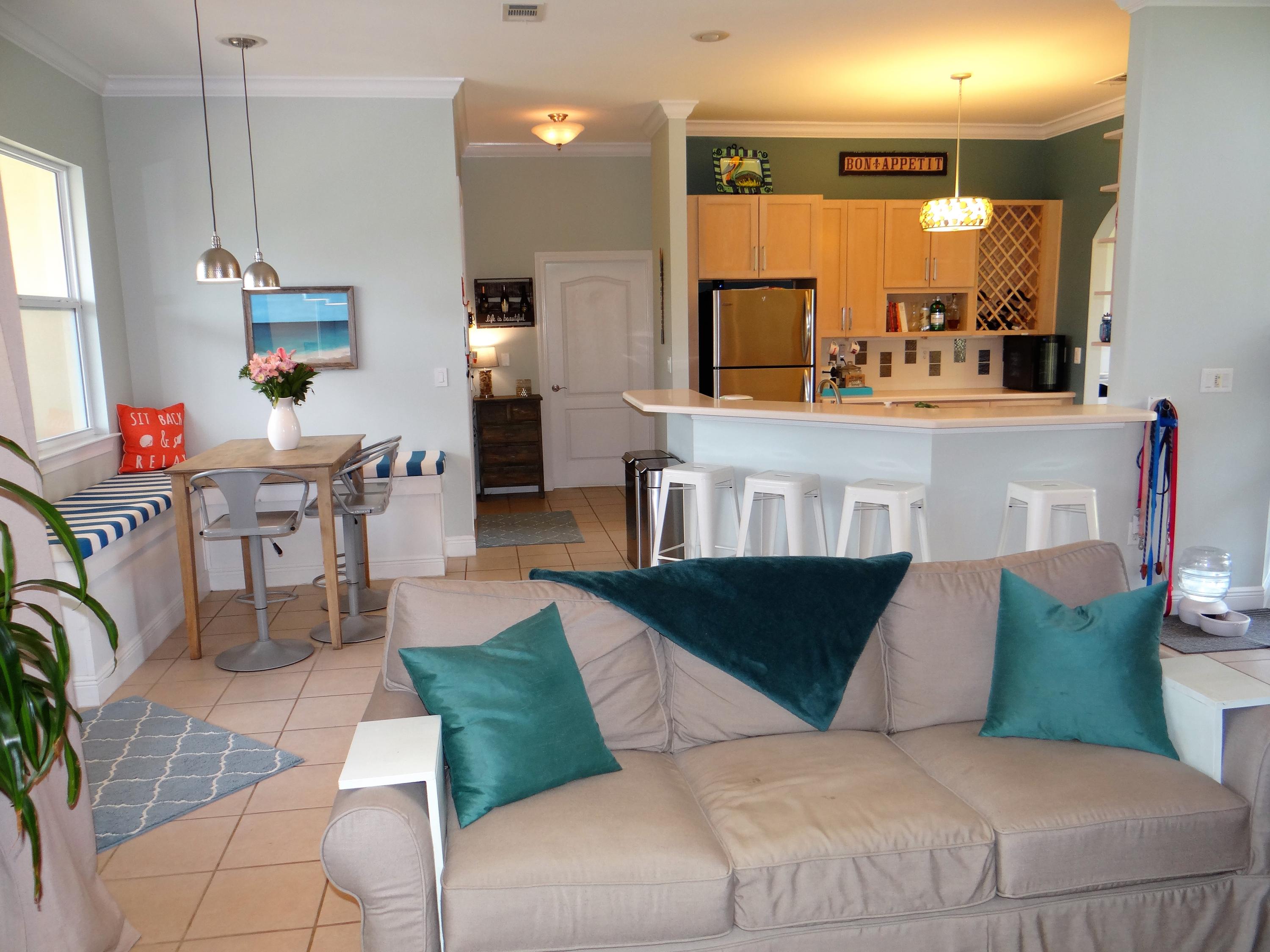 COUNTRY CLUB ESTATES - Residential