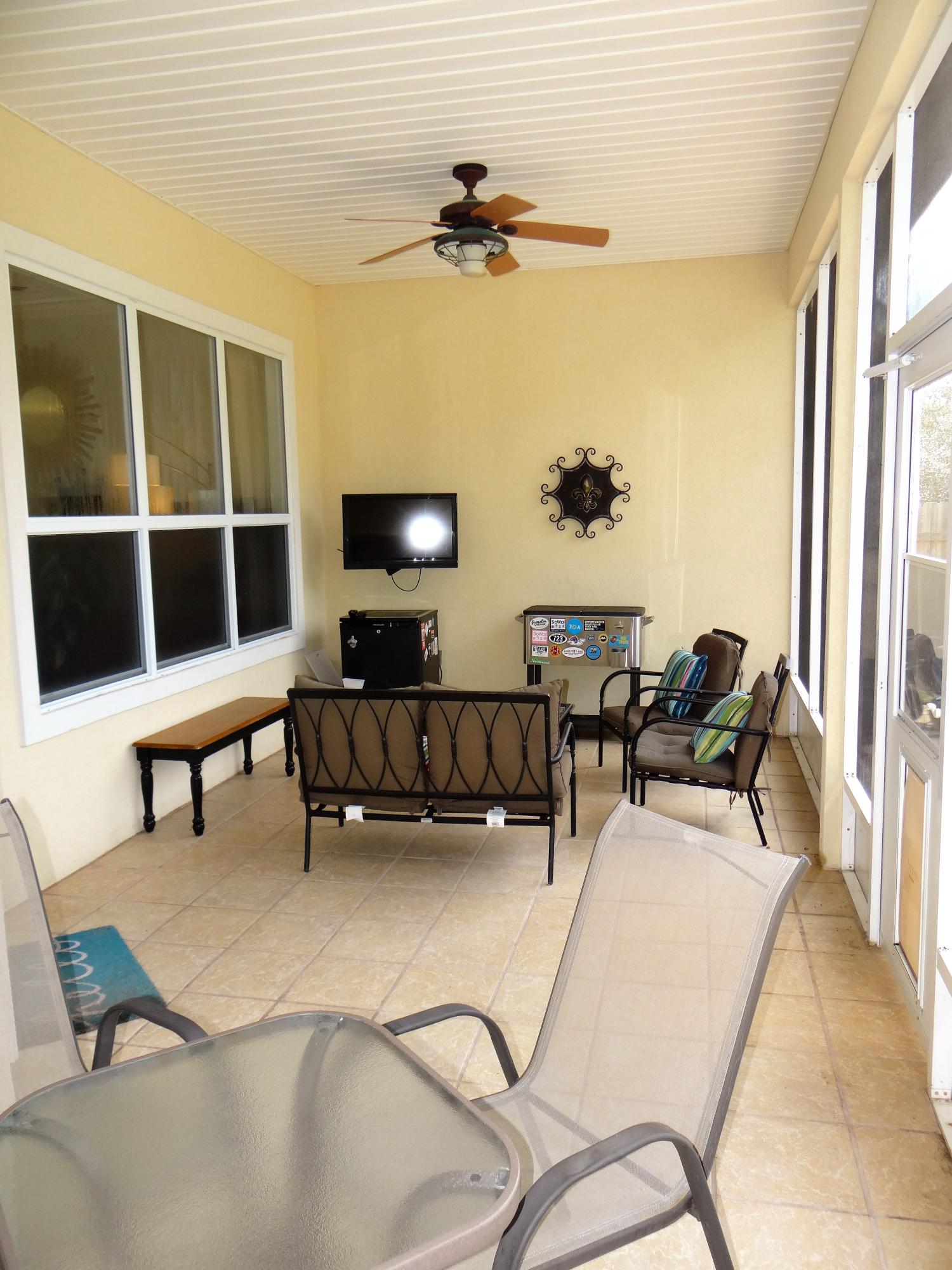 COUNTRY CLUB ESTATES - Residential