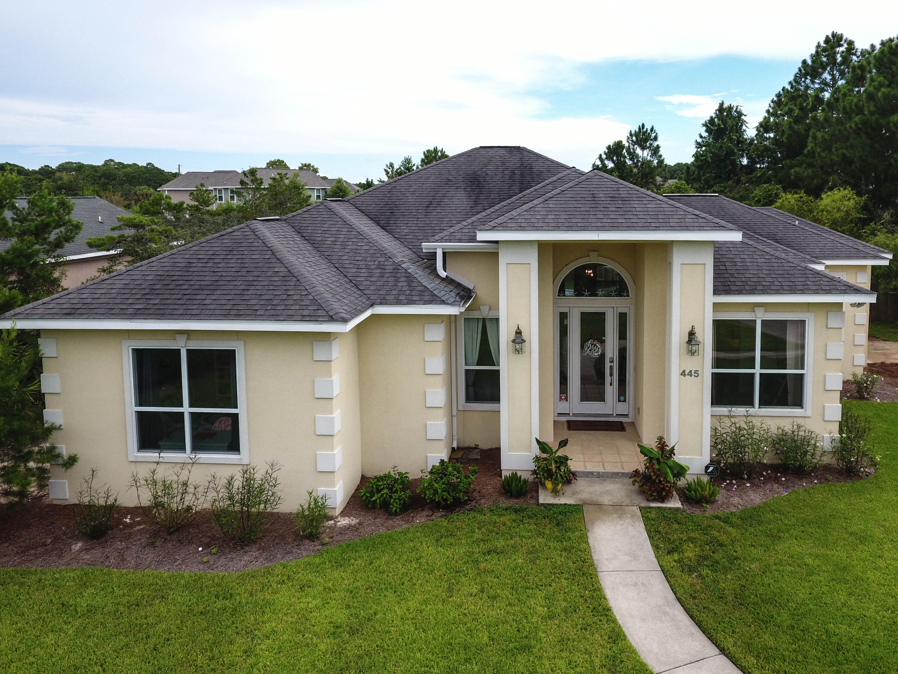 COUNTRY CLUB ESTATES - Residential