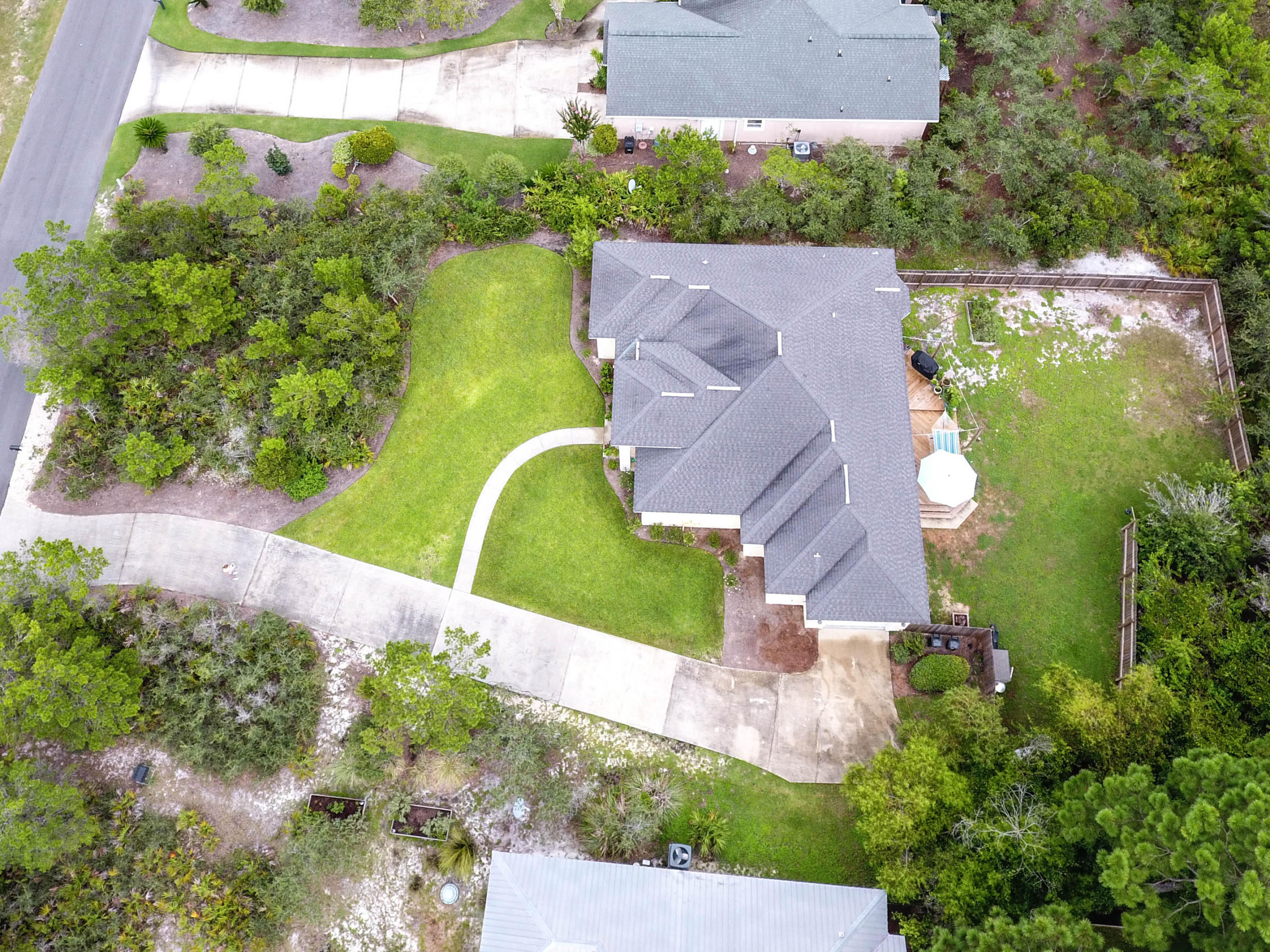 COUNTRY CLUB ESTATES - Residential