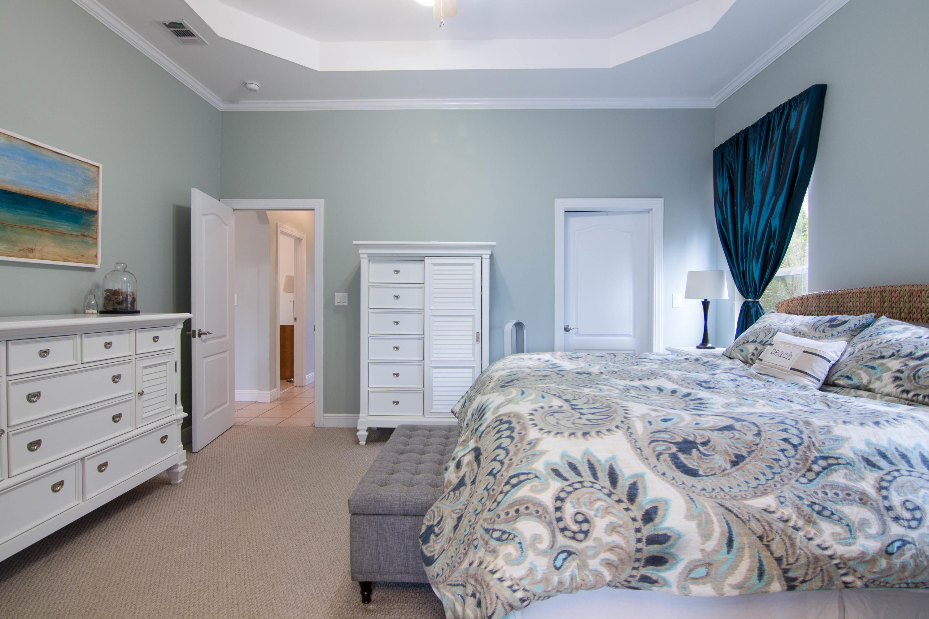 COUNTRY CLUB ESTATES - Residential