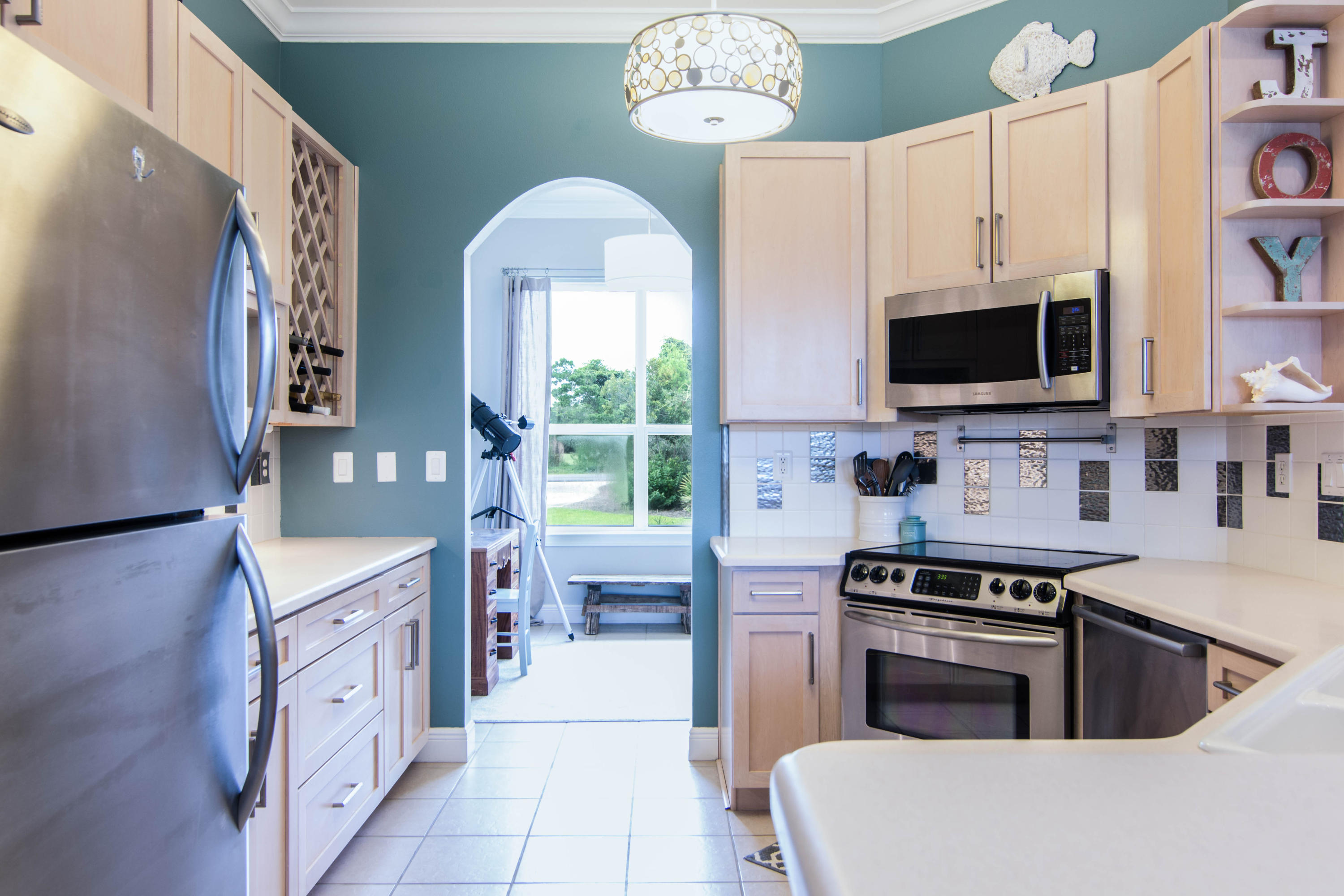 COUNTRY CLUB ESTATES - Residential