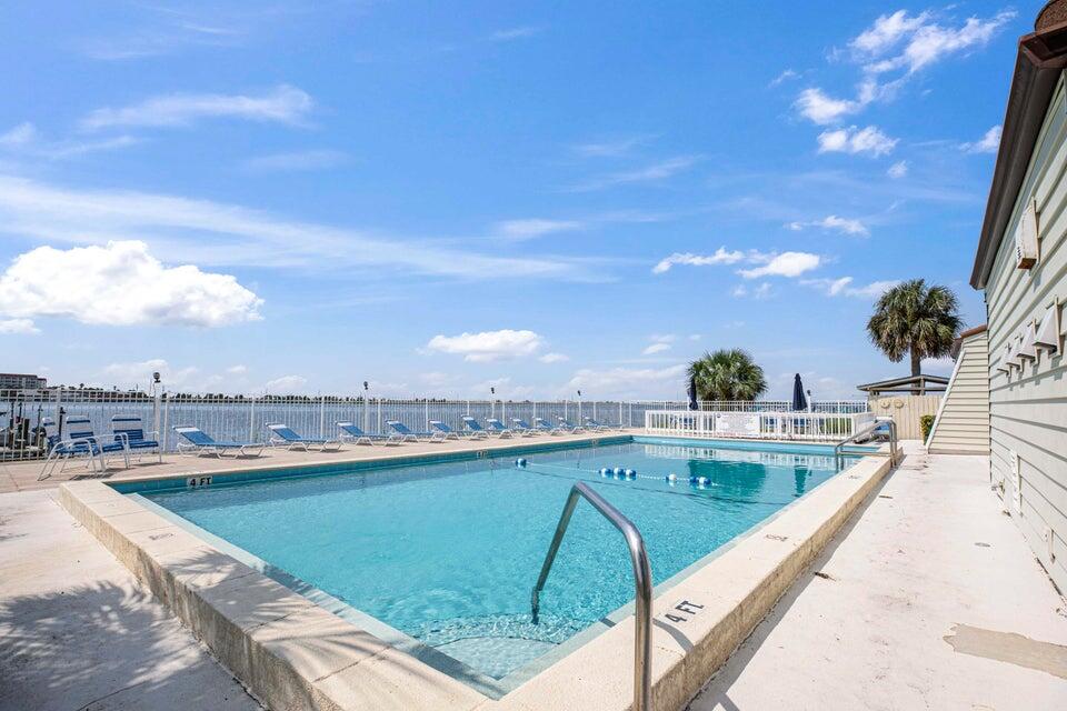FOUNTAINHEAD CONDO - Residential Lease