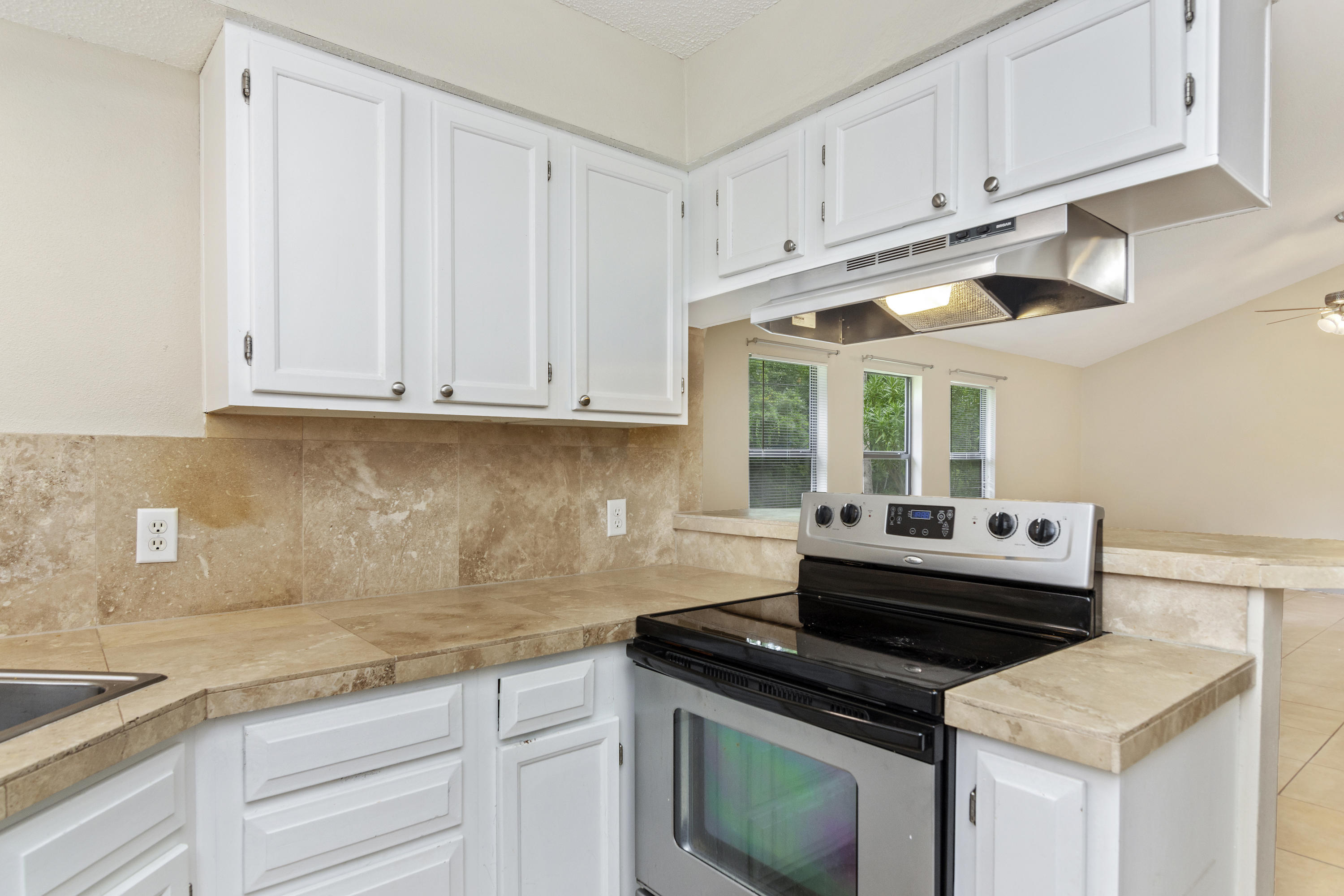 VALPARAISO PINECREST 6 - Residential Lease