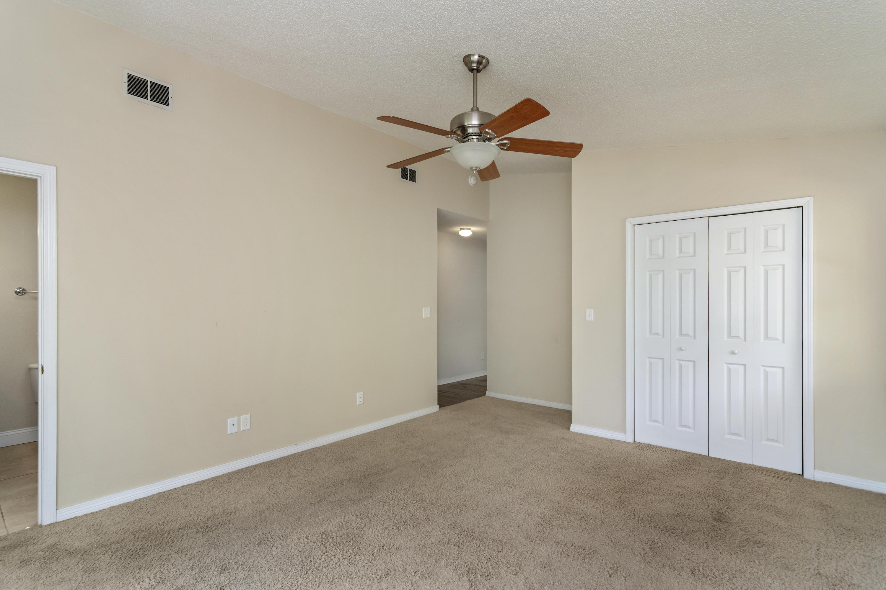 VALPARAISO PINECREST 6 - Residential Lease