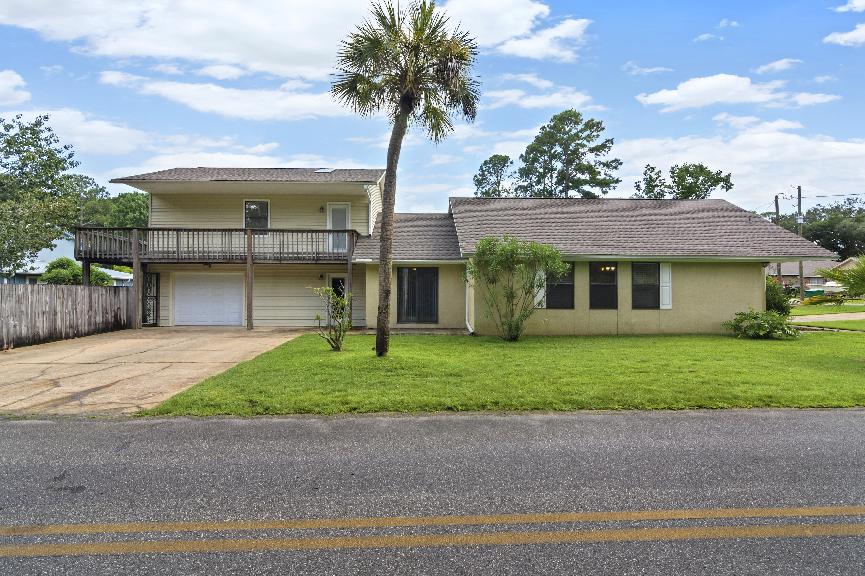 VALPARAISO PINECREST 6 - Residential Lease