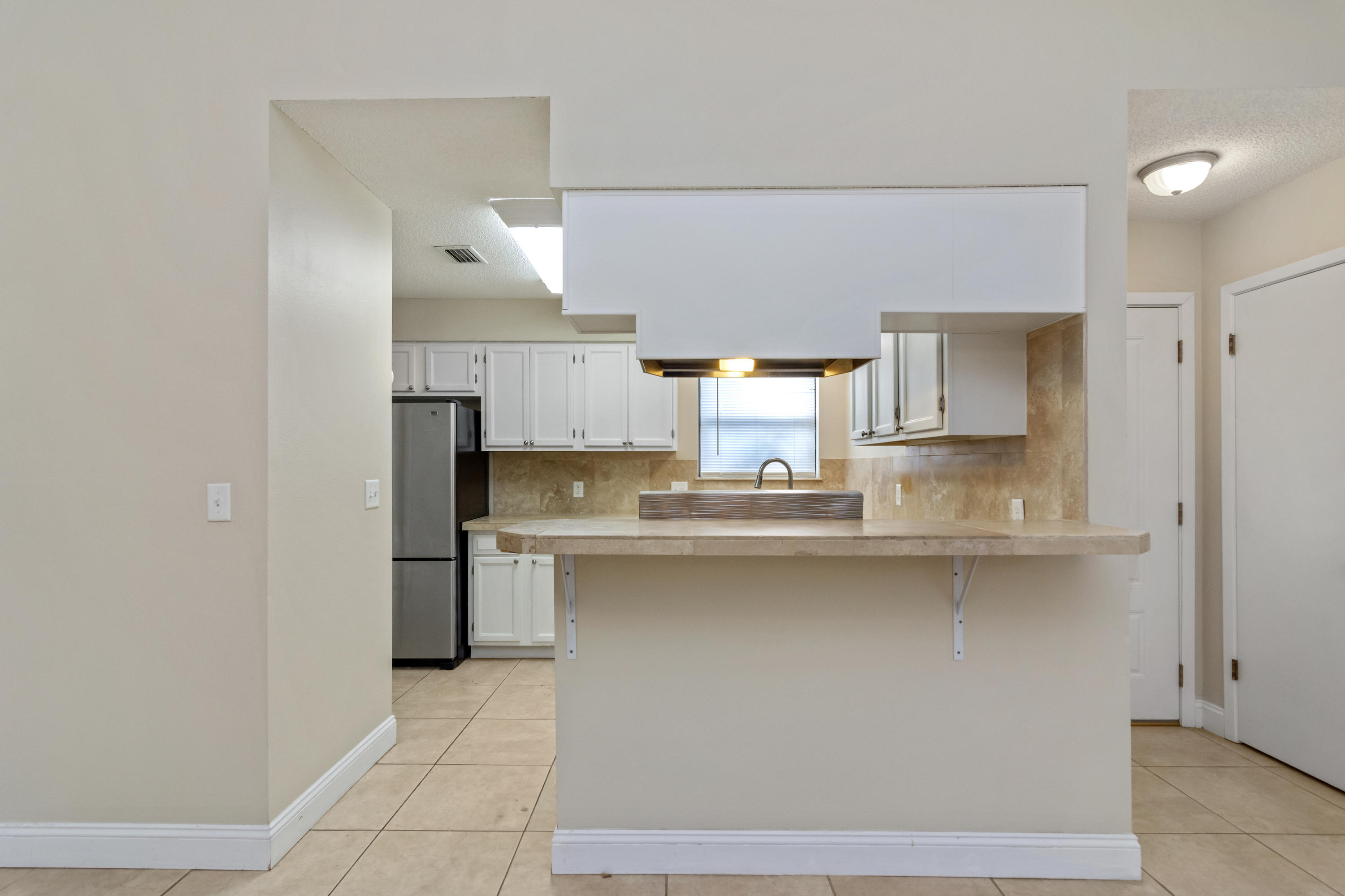 VALPARAISO PINECREST 6 - Residential Lease