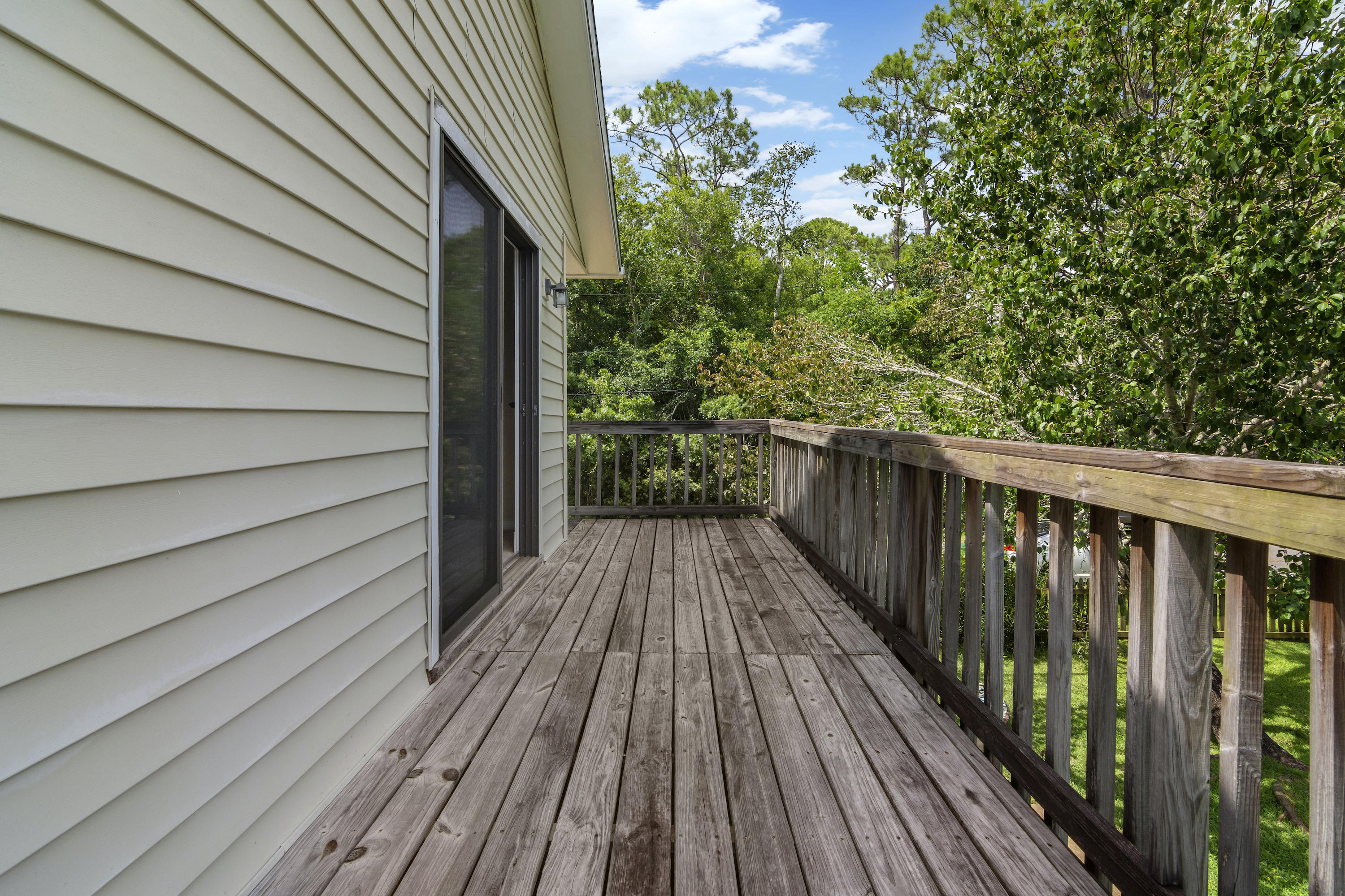 VALPARAISO PINECREST 6 - Residential Lease