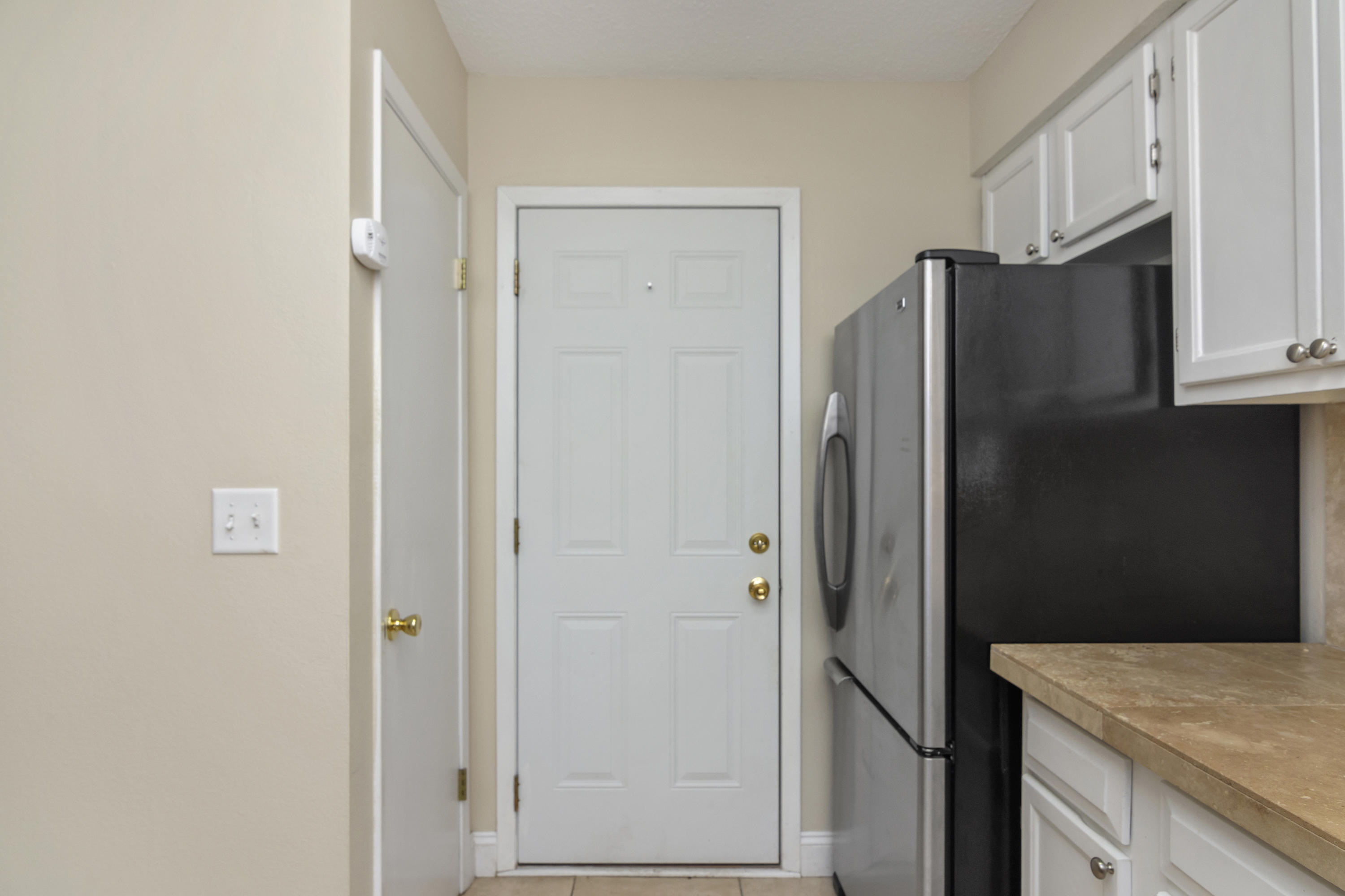 VALPARAISO PINECREST 6 - Residential Lease