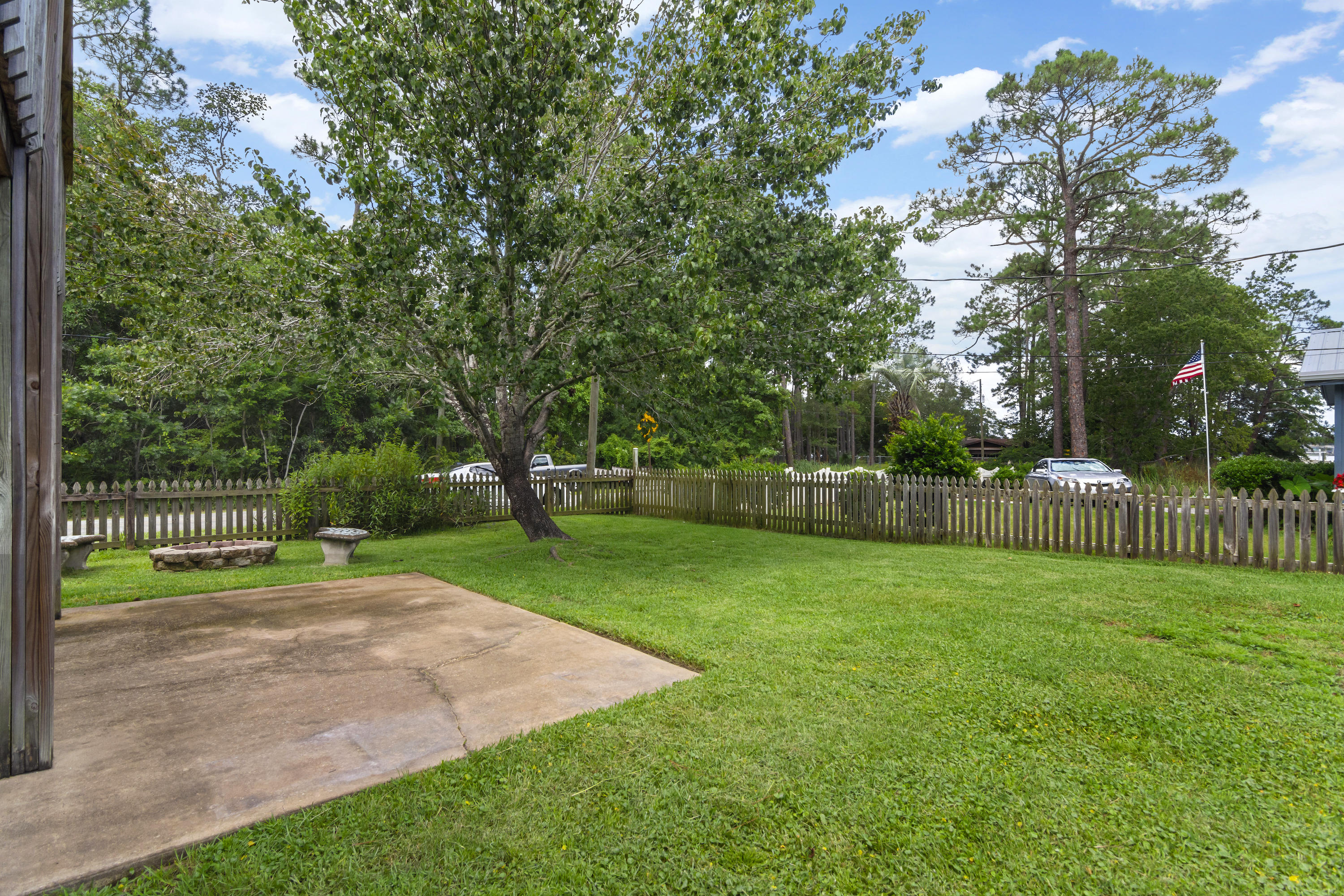 VALPARAISO PINECREST 6 - Residential Lease