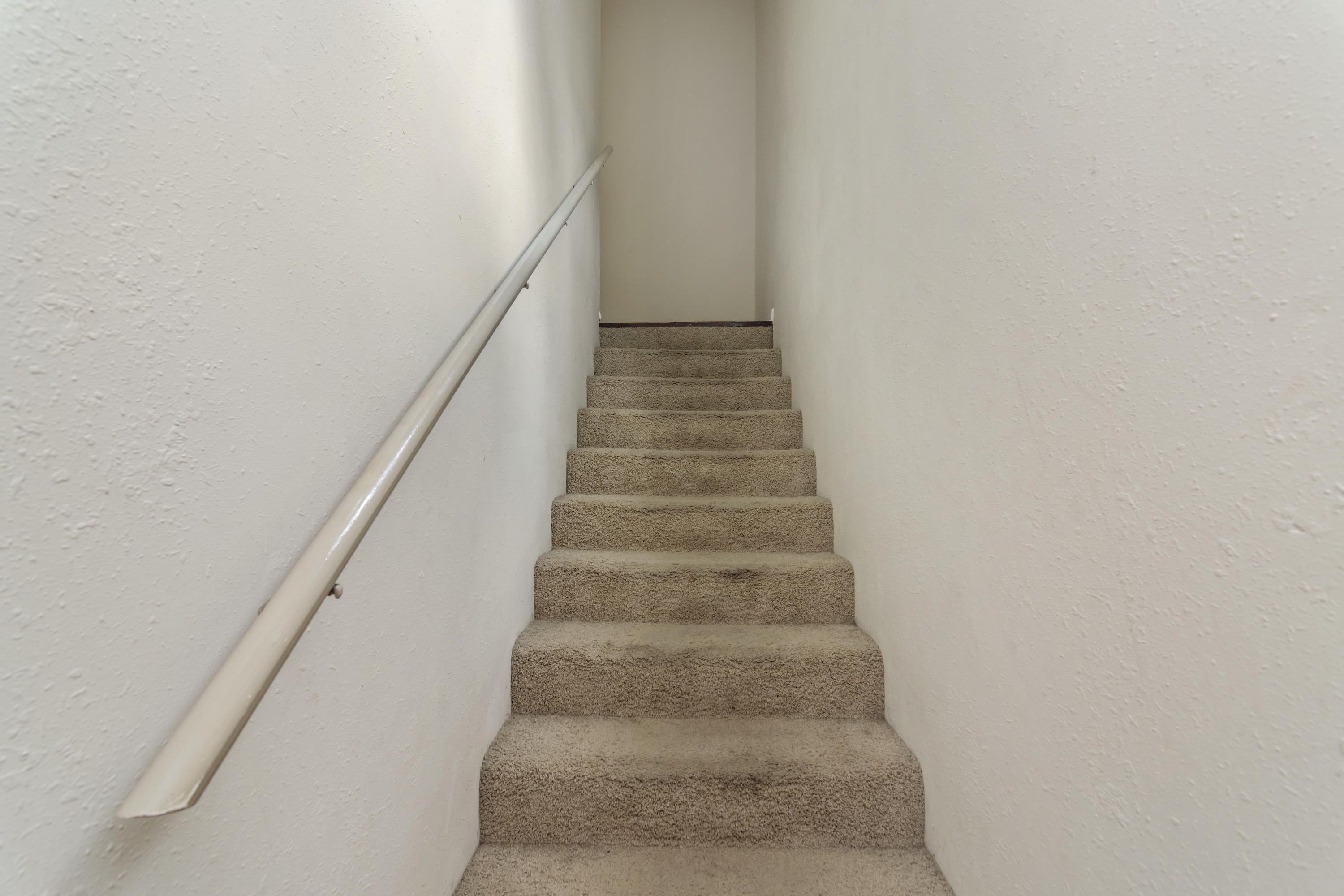 VALPARAISO PINECREST 6 - Residential Lease