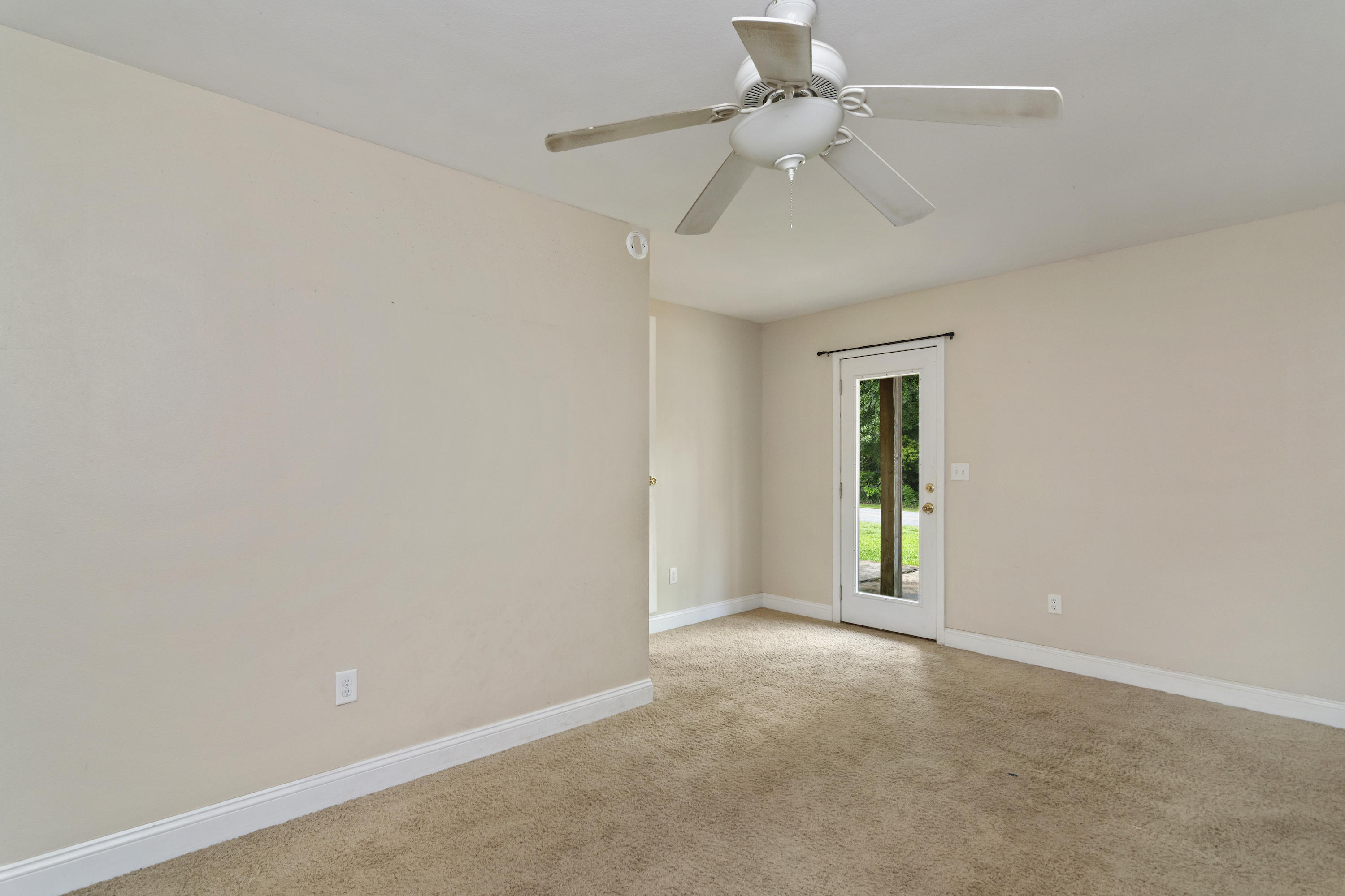 VALPARAISO PINECREST 6 - Residential Lease