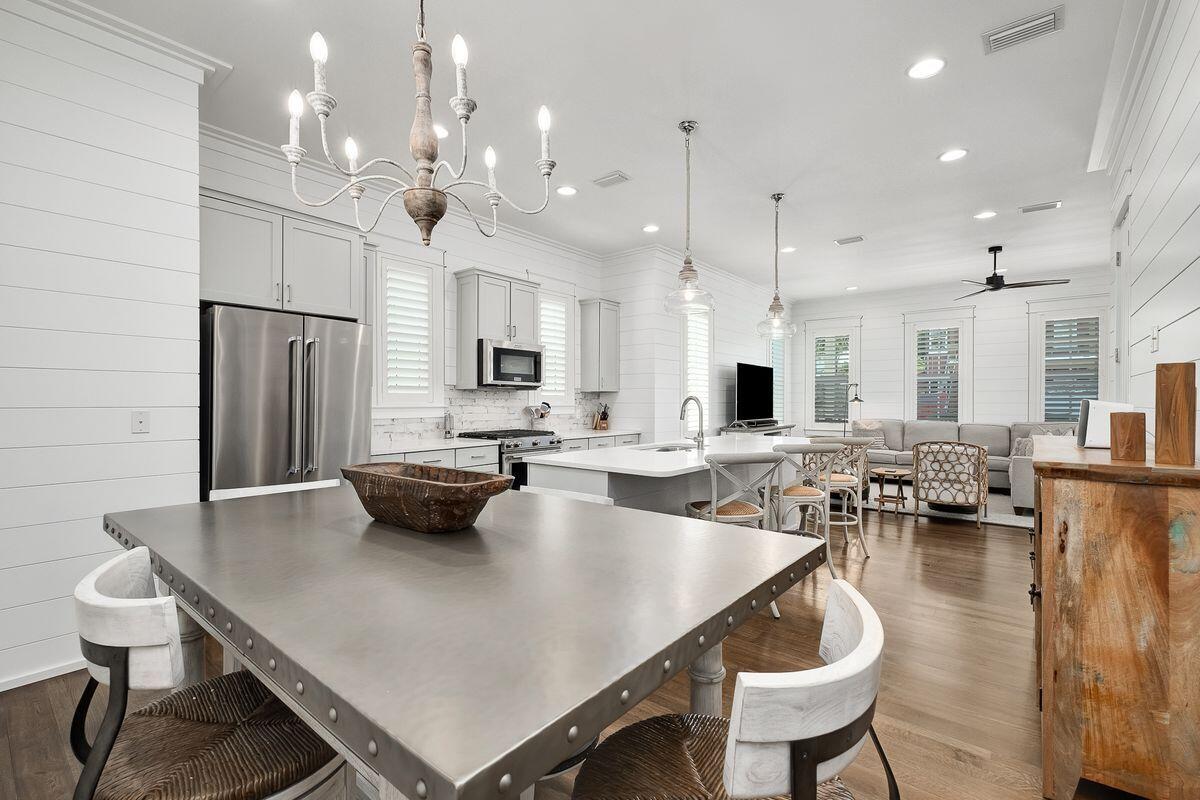 LAKESIDE AT BLUE MOUNTAIN BEACH - Residential