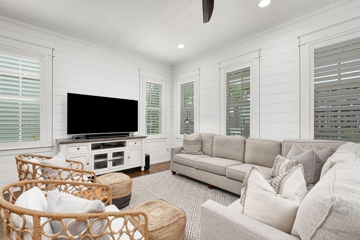 LAKESIDE AT BLUE MOUNTAIN BEACH - Residential