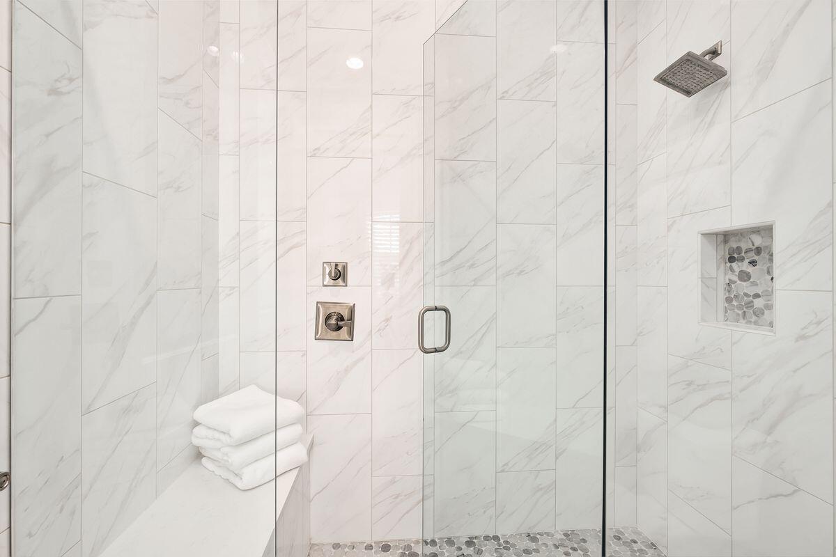 LAKESIDE AT BLUE MOUNTAIN BEACH - Residential