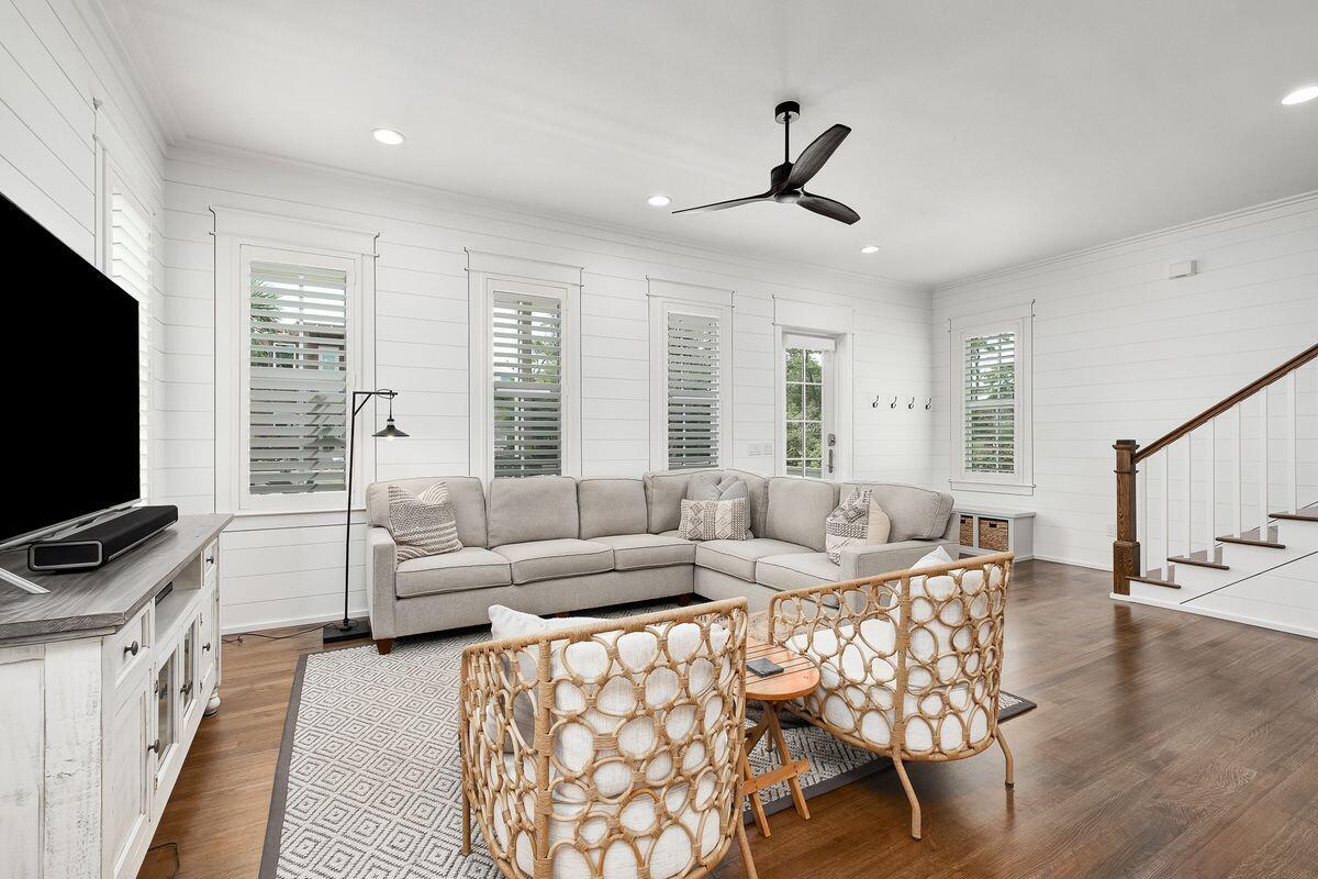 LAKESIDE AT BLUE MOUNTAIN BEACH - Residential