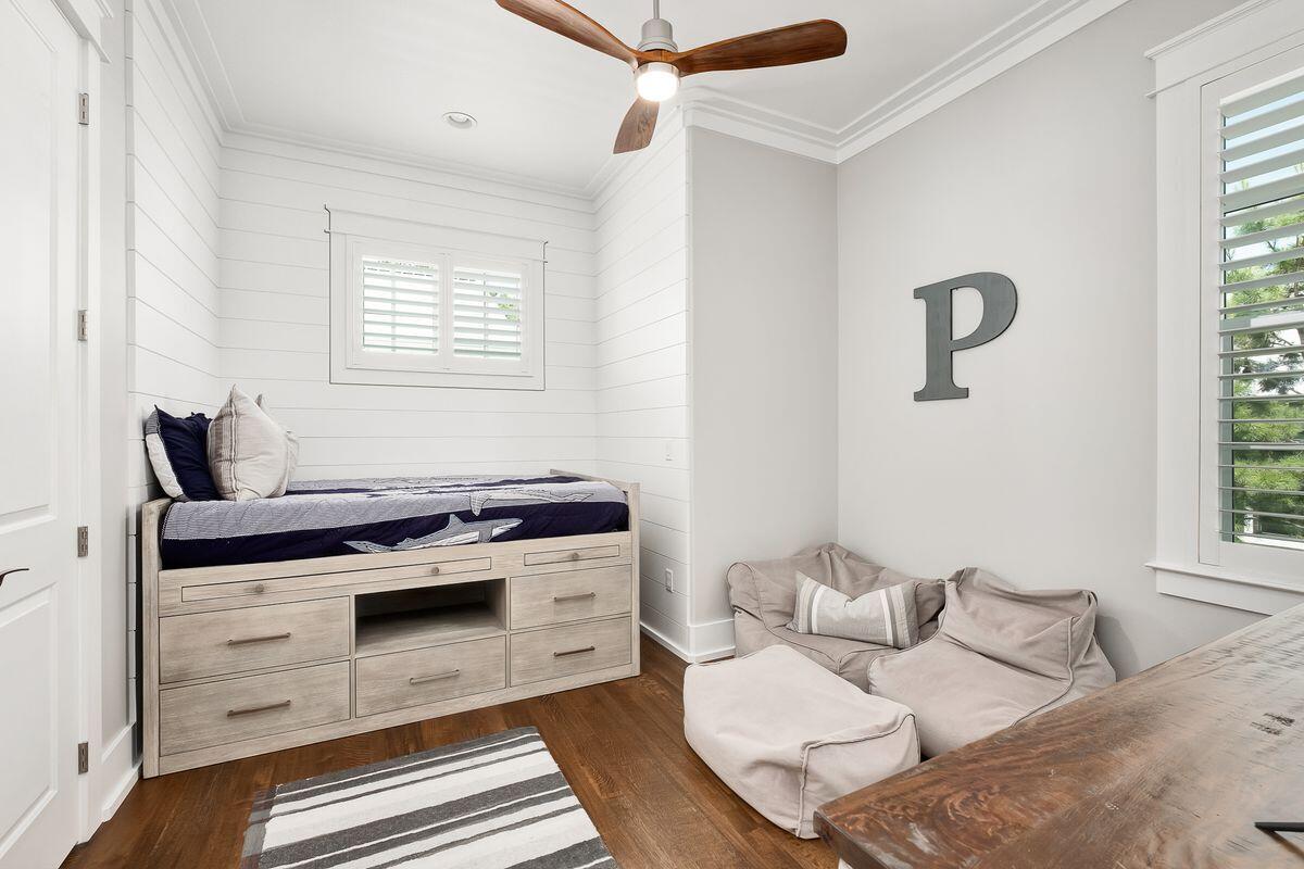 LAKESIDE AT BLUE MOUNTAIN BEACH - Residential