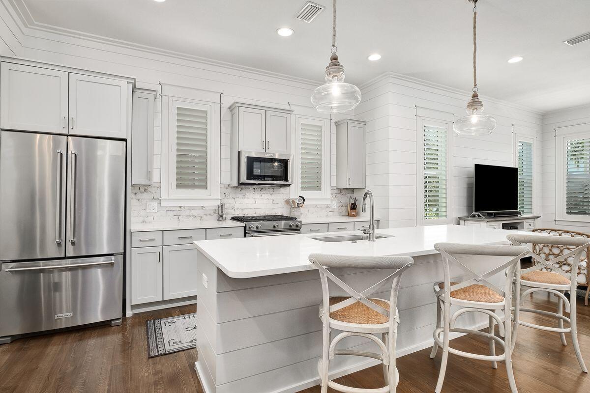 LAKESIDE AT BLUE MOUNTAIN BEACH - Residential