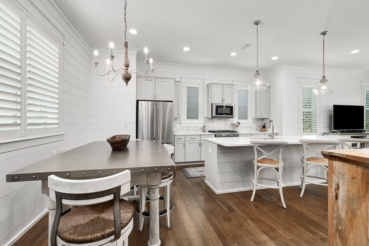 LAKESIDE AT BLUE MOUNTAIN BEACH - Residential