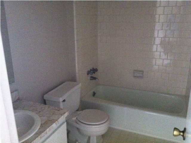 SPANISH VILLAS - Residential Lease